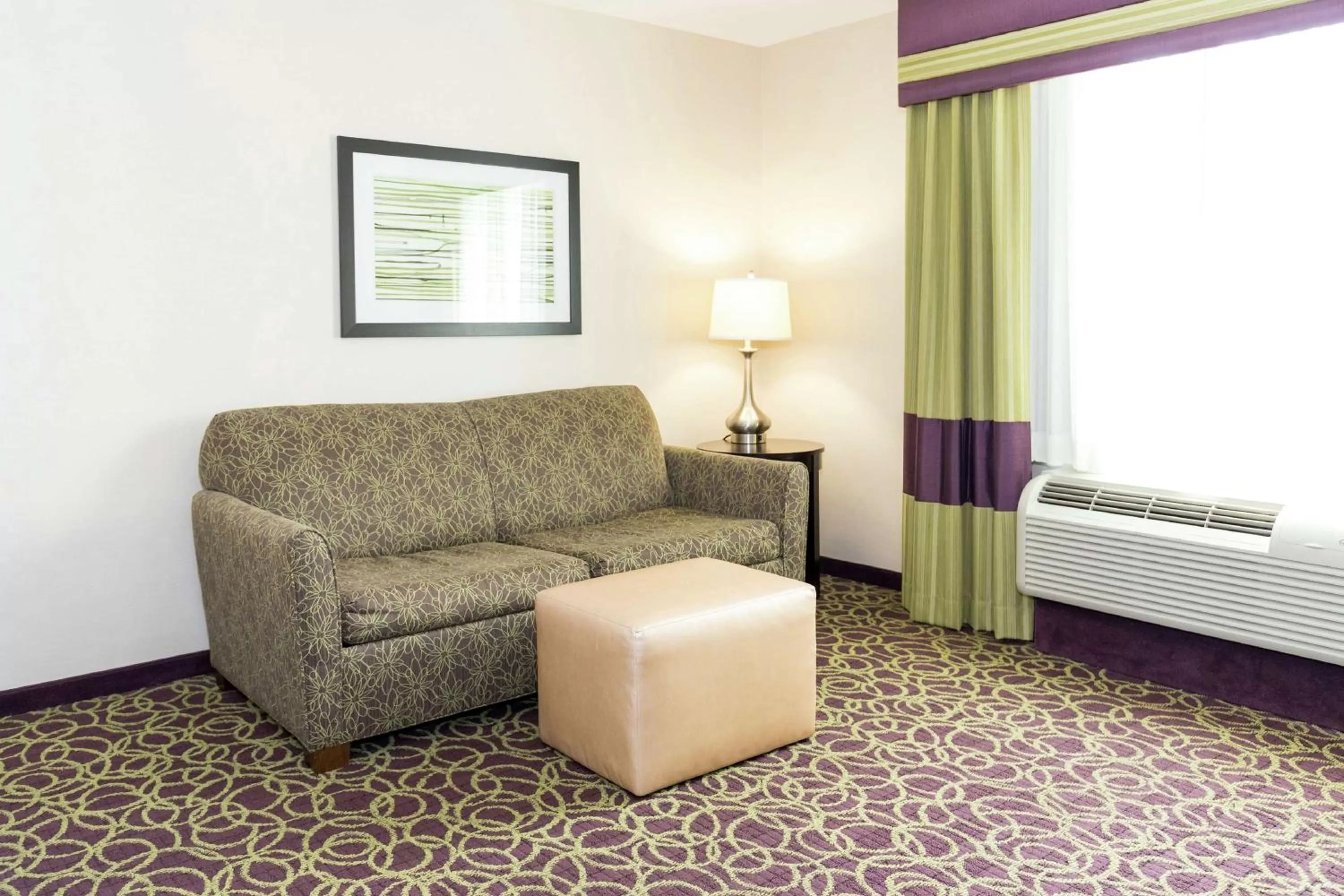 King Room - Non-Smoking in Hampton Inn and Suites Sandusky/Milan