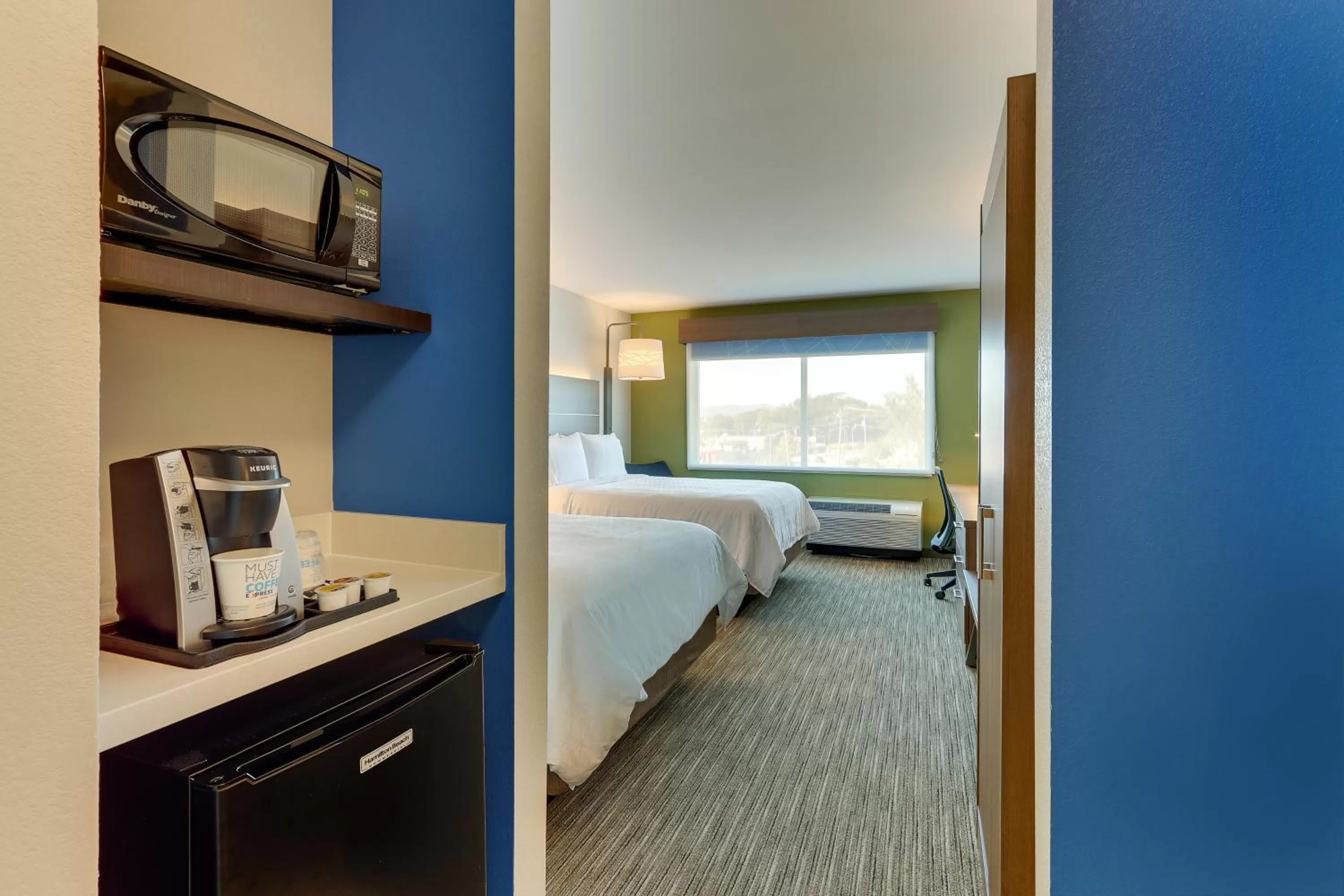 Standard Room with Two Queen Beds in Holiday Inn Express & Suites - Roanoke – Civic Center