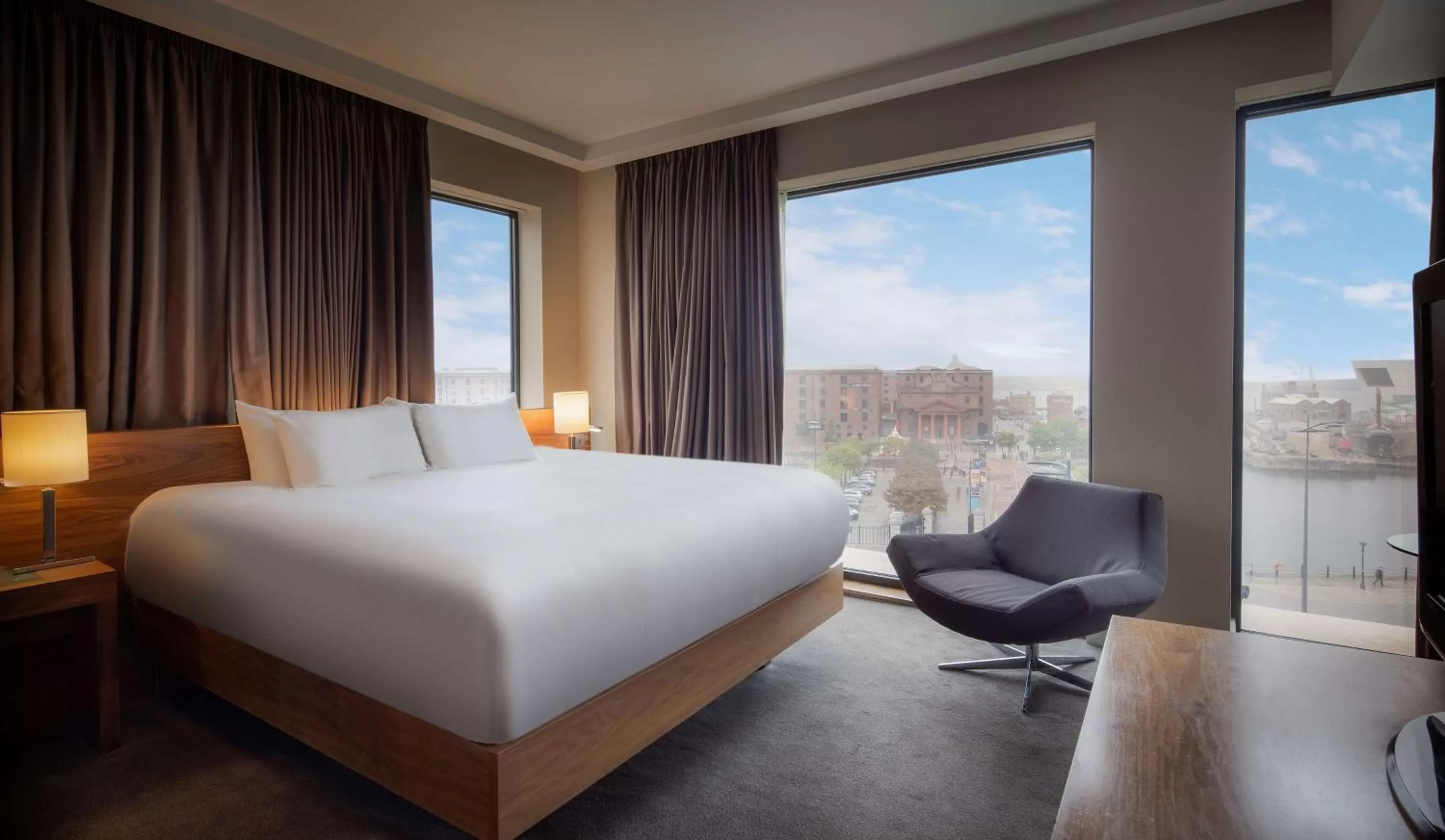 Executive King Room with Dock View in Hilton Liverpool City Centre