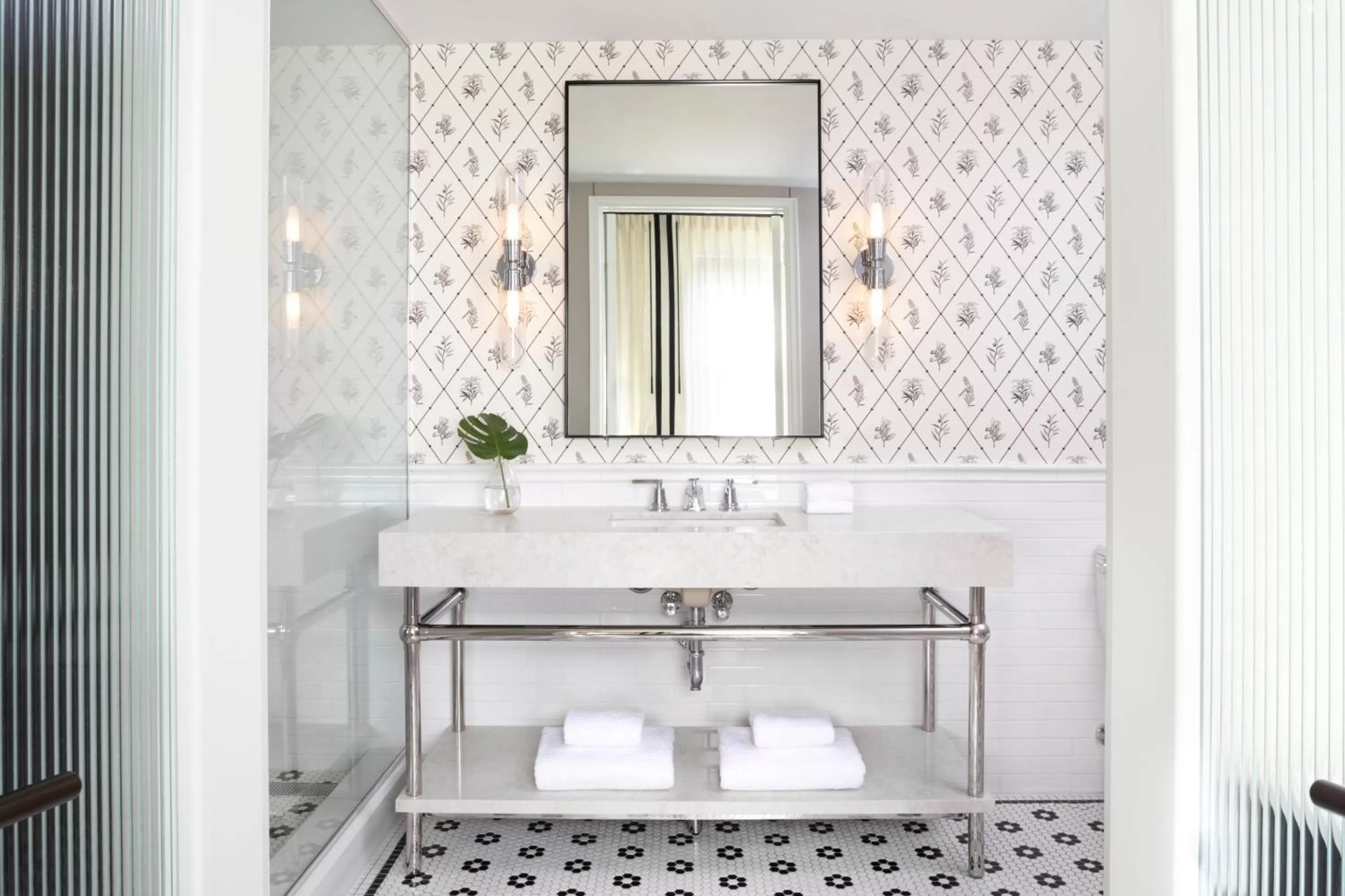 Premium Queen Room with Two Queen Beds and View in Kimpton Cottonwood Hotel by IHG