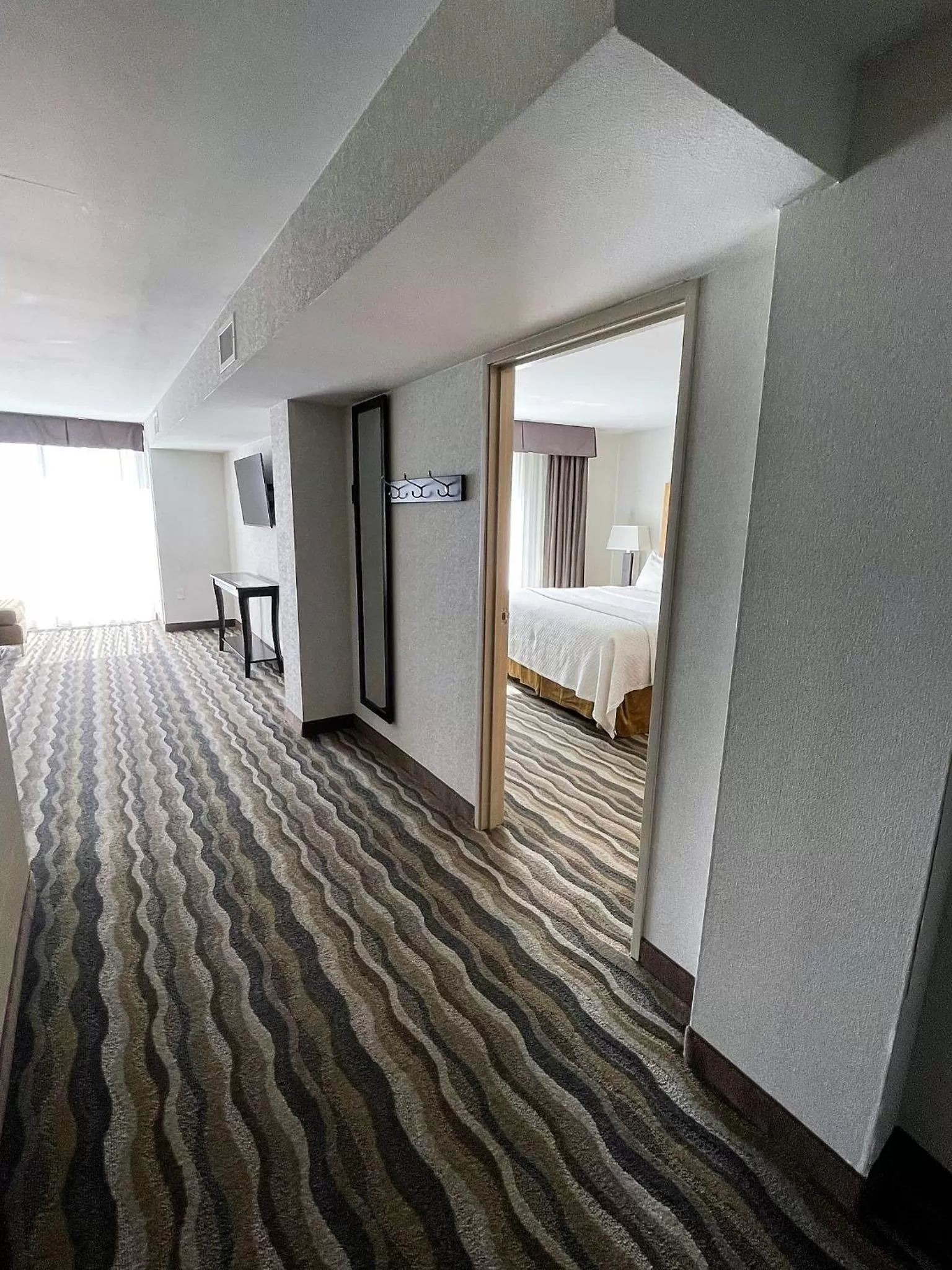 1 King Bed, One-Bedroom, Mobility Accessible Suite, Tub w/Grab Bars, Non-Smoking in Wyndham Avon