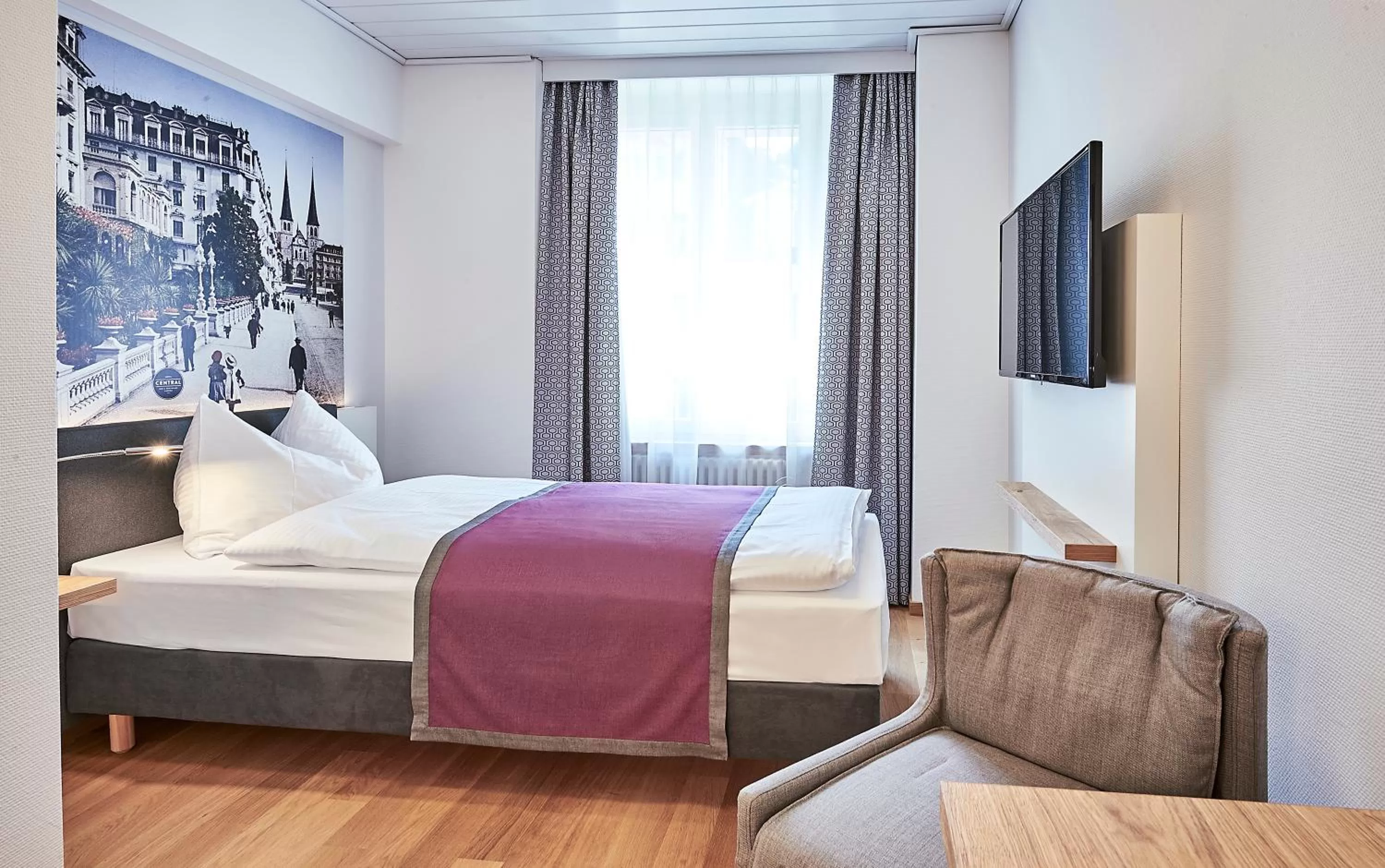 Standard Single Room in Hotel Central Luzern