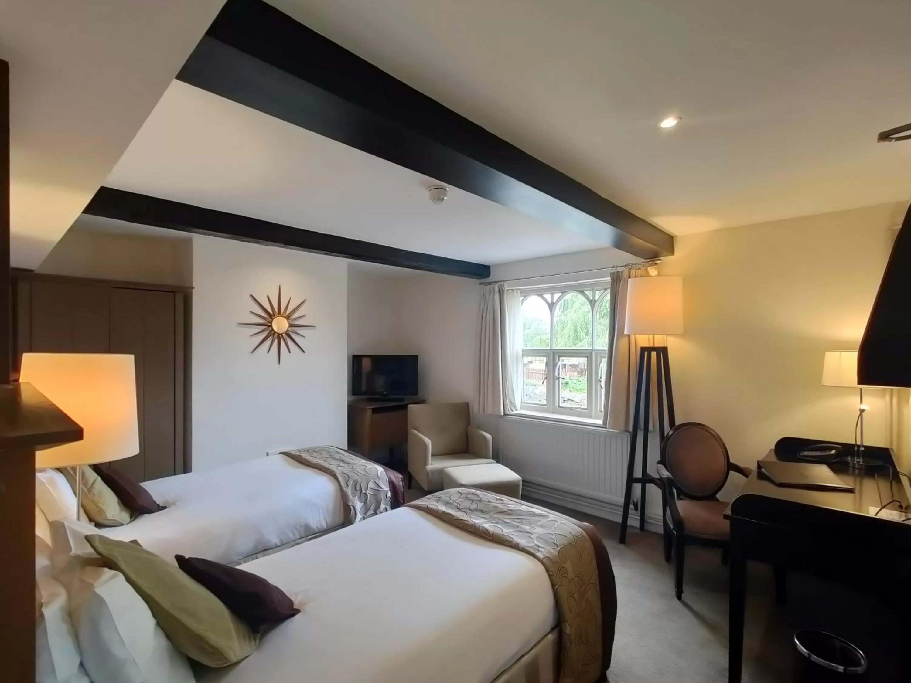 Cottage Twin Room  in The Priest House On The River