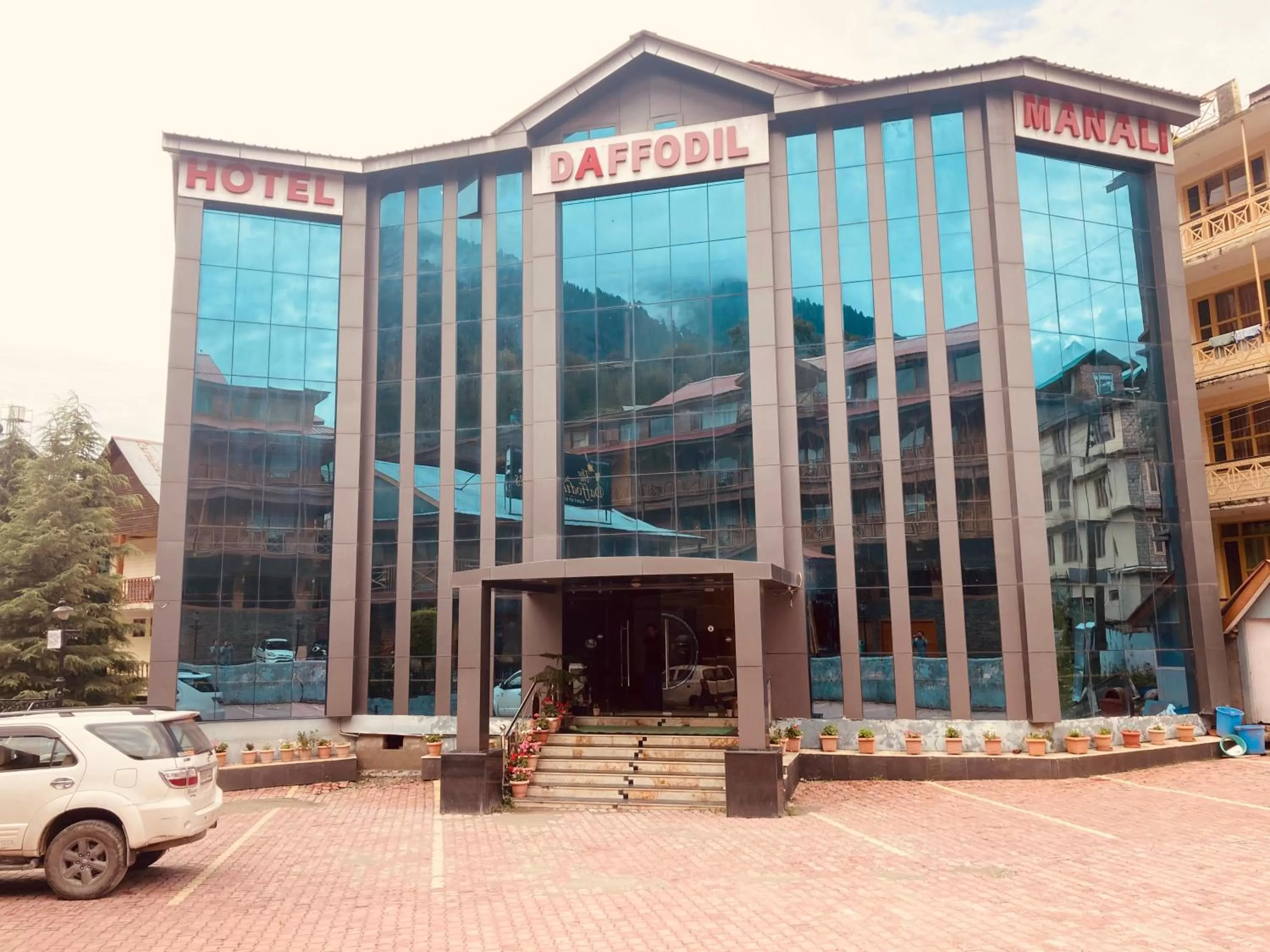 Dafodil INN - A Four star Luxury hotel, Manali