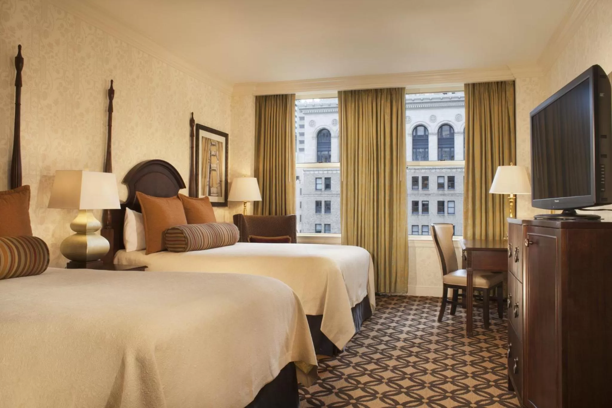 ADA Deluxe Room - 2 Double Beds with Roll In Shower in Omni San Francisco