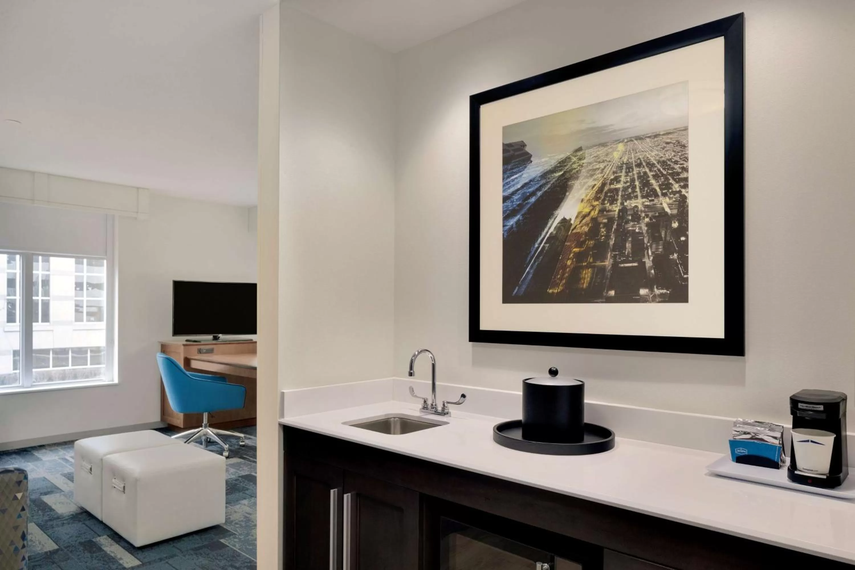 King Studio Suite with Sofa Bed - Hearing Access/Non-Smoking in Hampton Inn & Suites Rosemont Chicago O'Hare