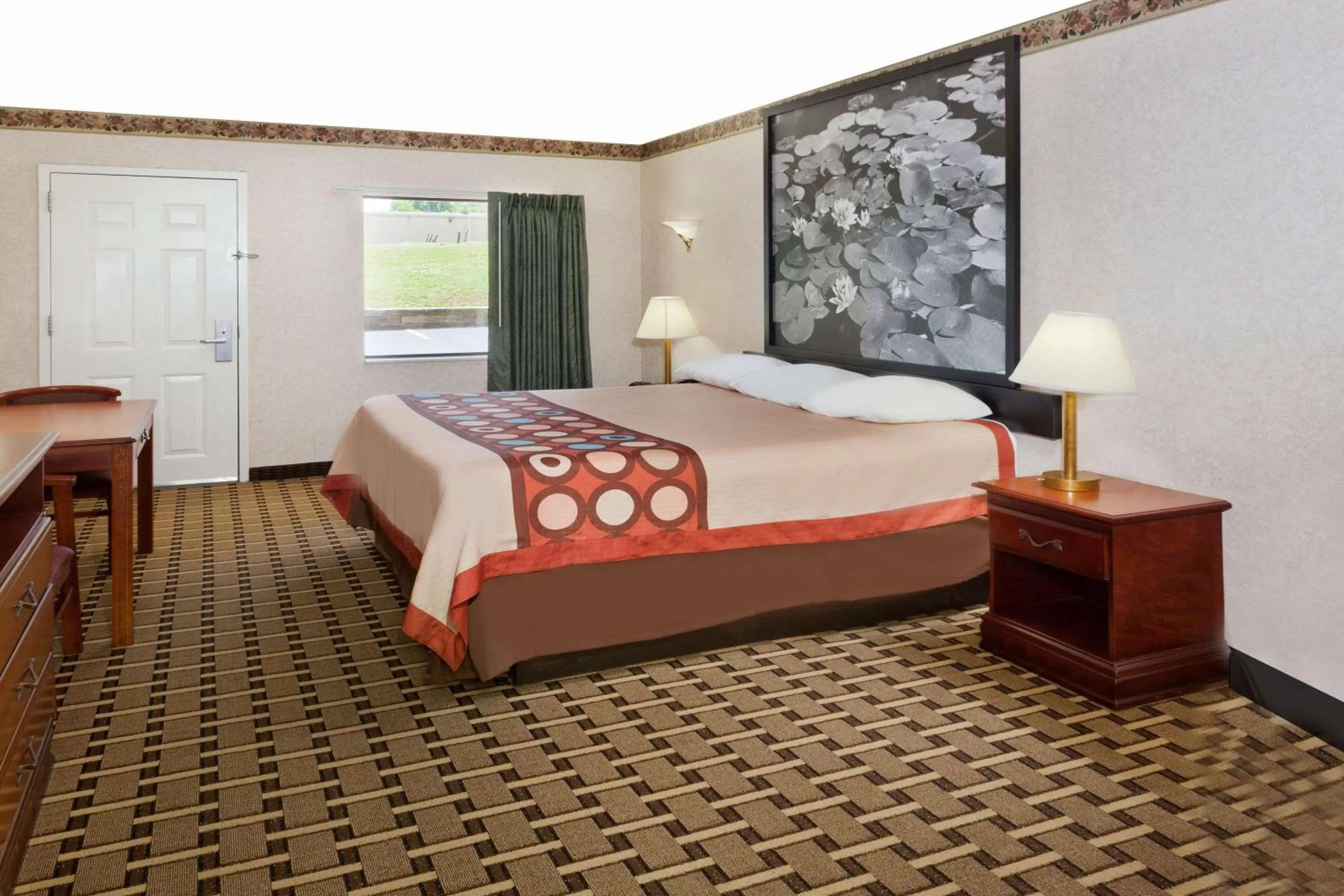 King Room - Mobility Access/Non-Smoking in Super 8 by Wyndham Ft. Oglethorpe GA/Chatt TN Area
