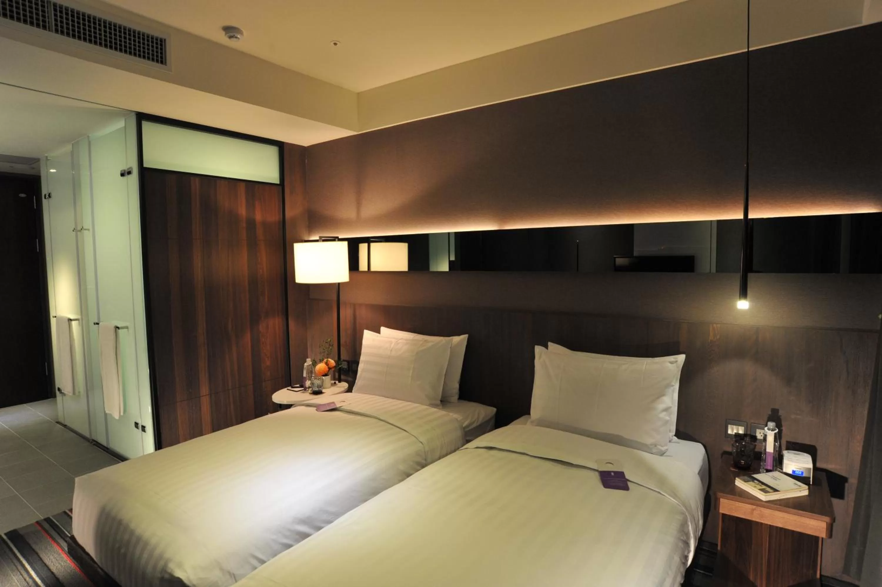 Premier Twin Room with City View in WESTGATE Hotel