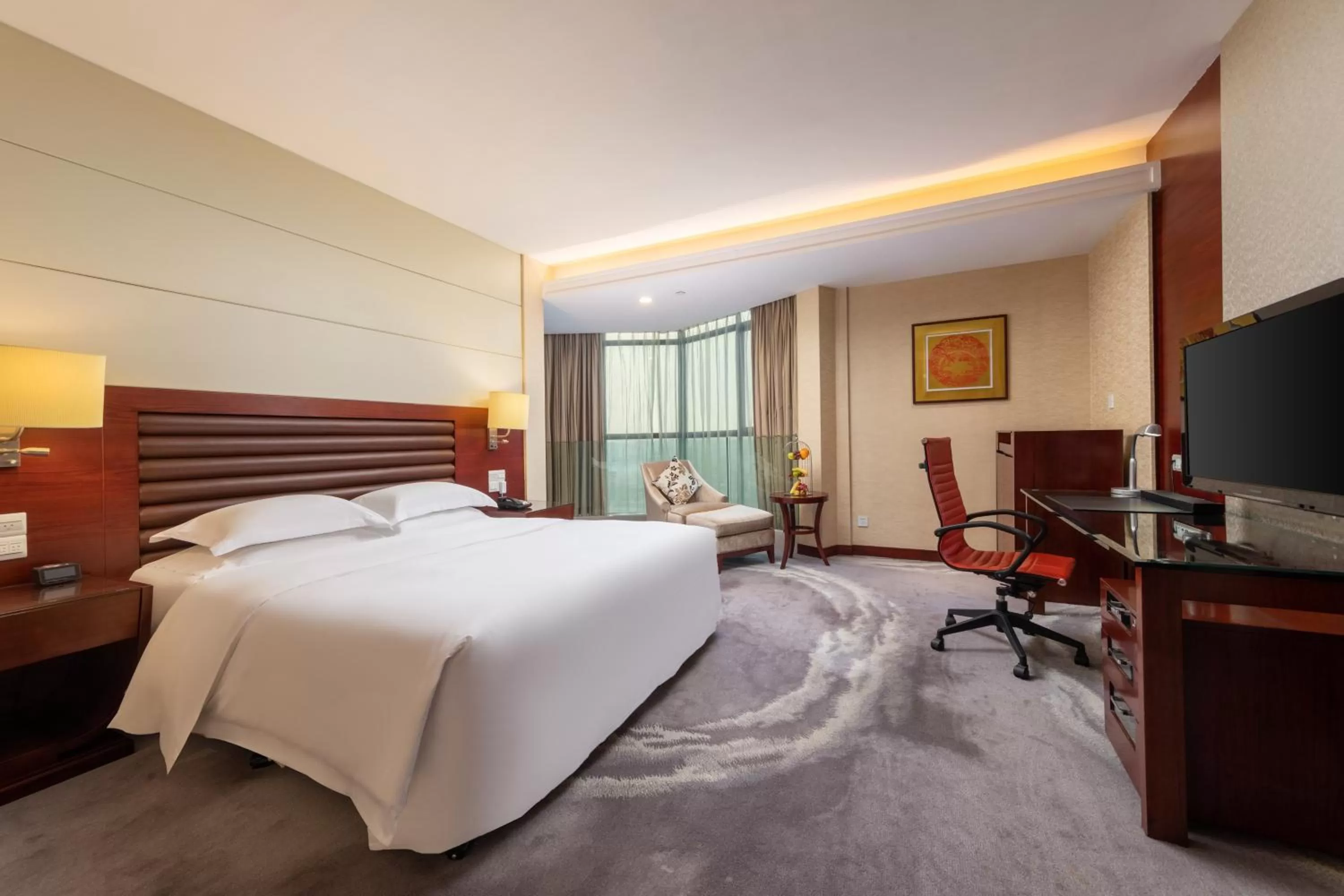 Premium King Room - Lounge Access in Crowne Plaza Foshan by IHG