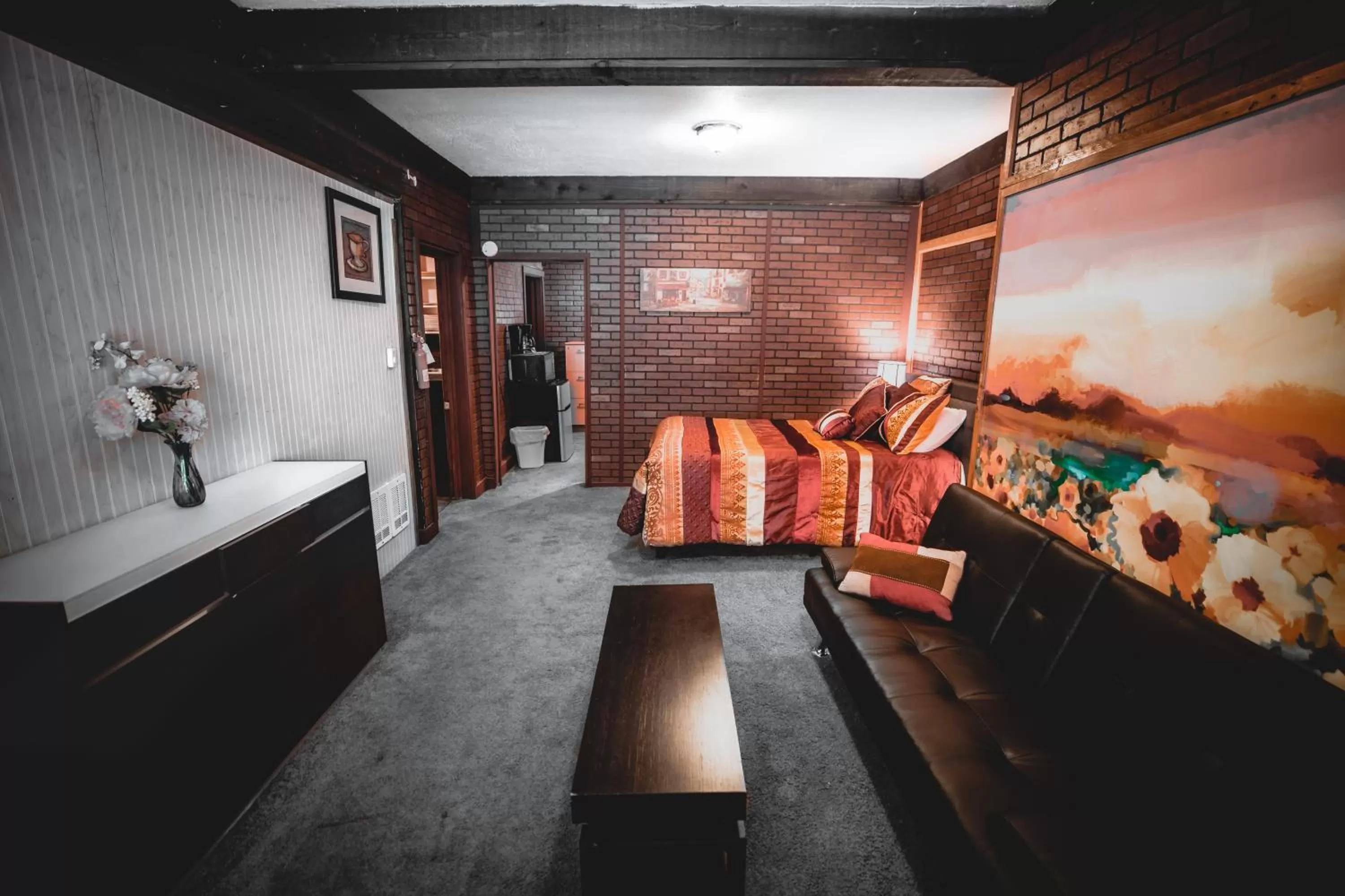 Suite Inn in Gateway Inn & Cabins