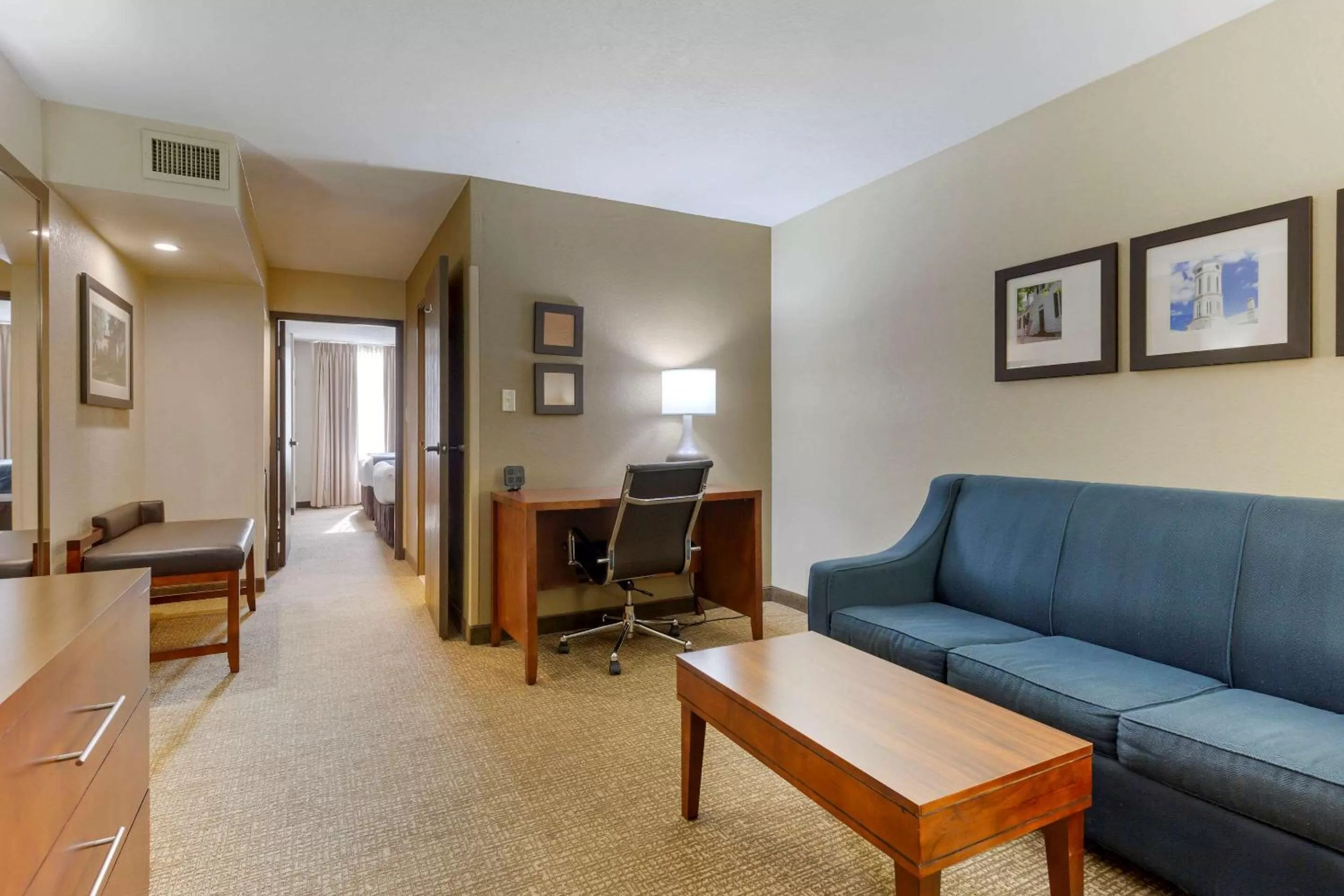 Queen Suite with Two Queen Beds and Sofa Bed in Comfort Suites Fredericksburg South