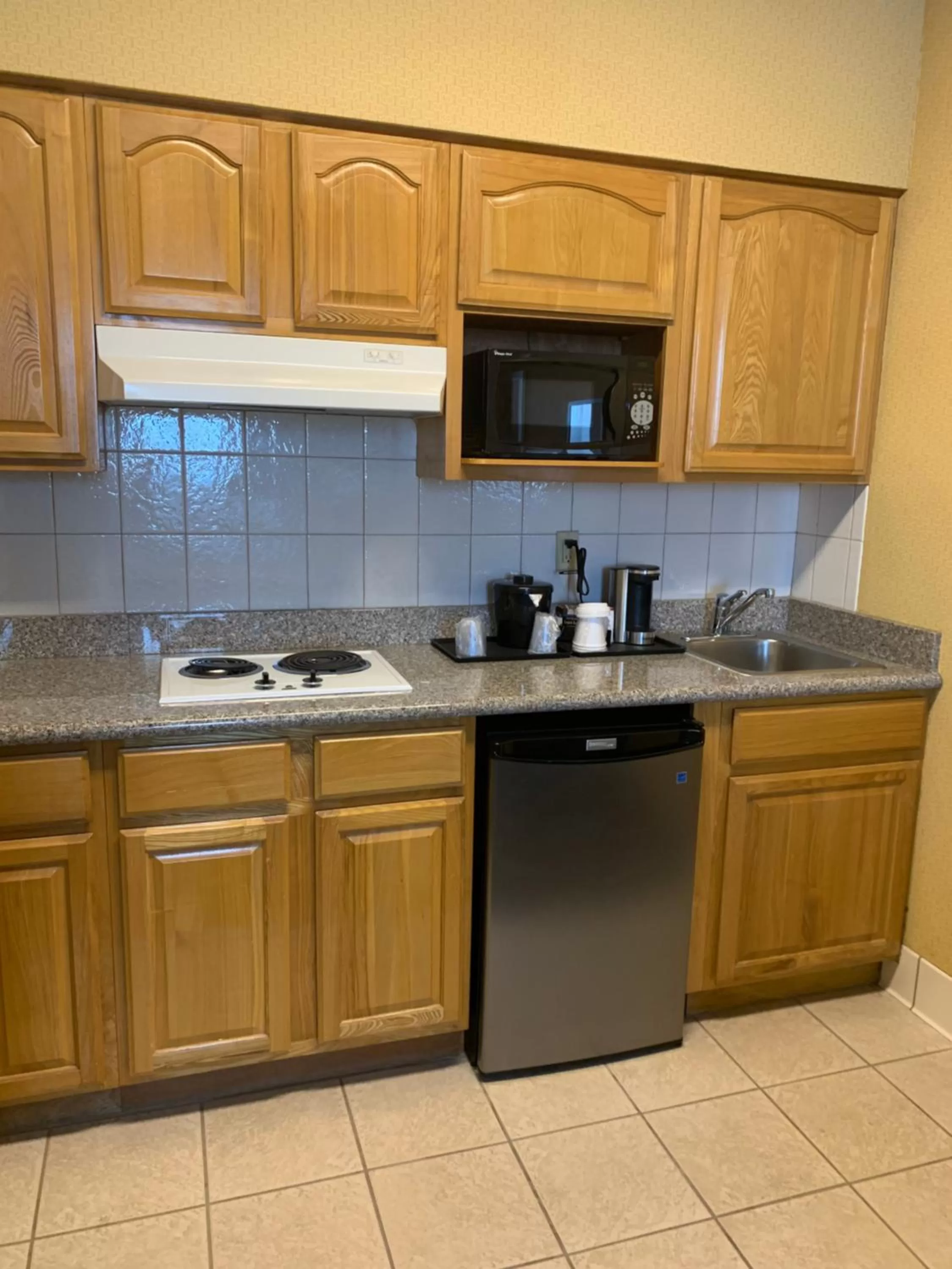 Queen Suite - Disability Access in Country Inn & Suites by Radisson, San Jose International Airport, CA