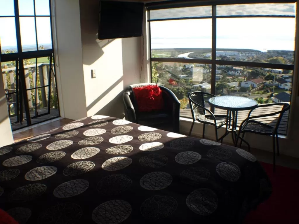 Rata Chalet in Grafton Cottage & Chalets