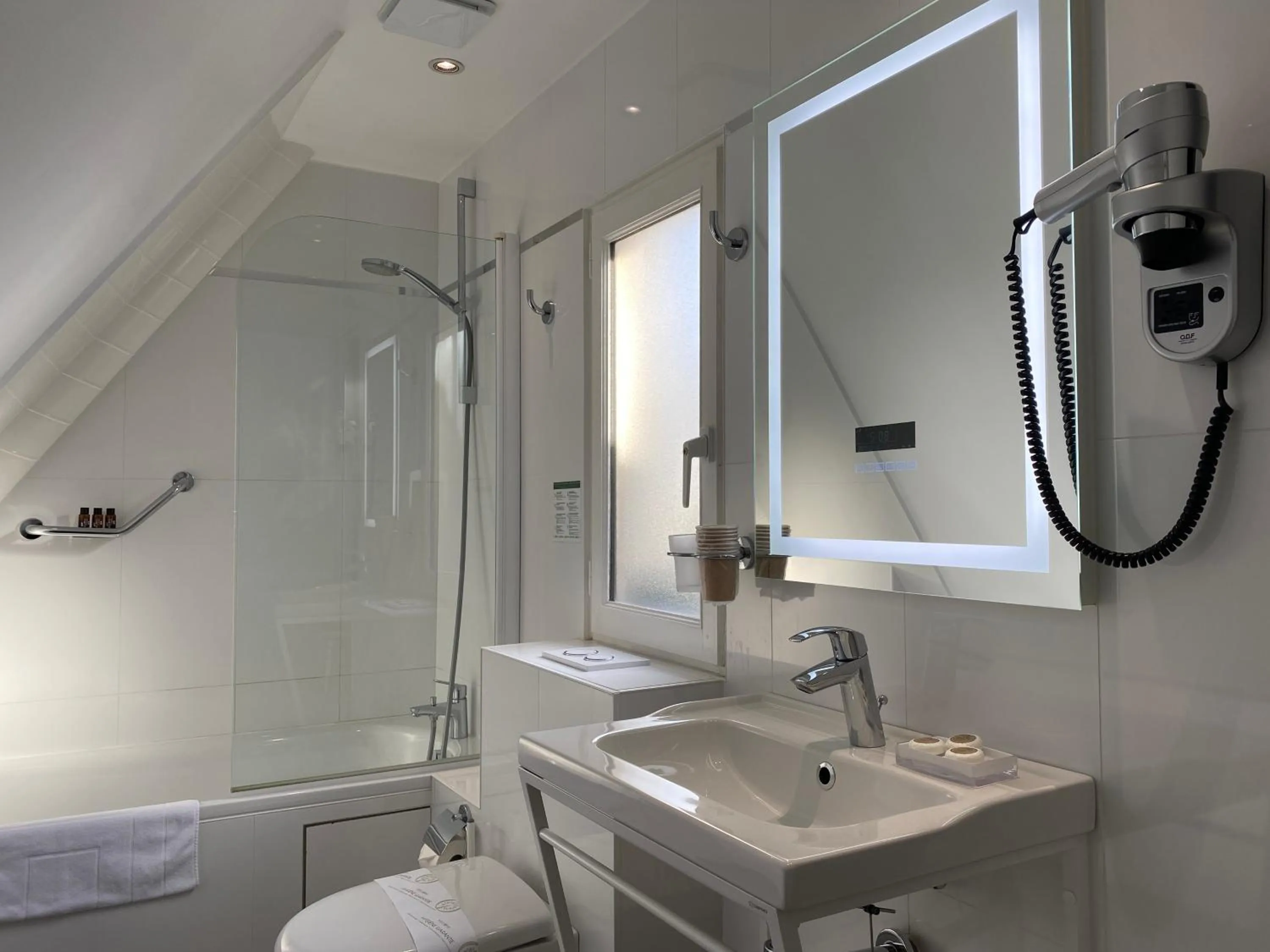 Adjacent Double Rooms  in Austin's Saint Lazare Hotel