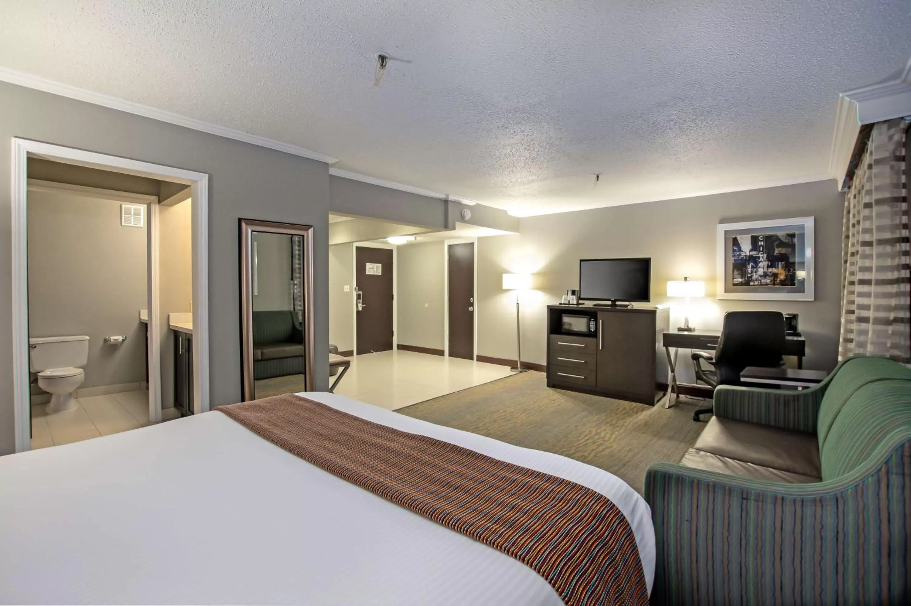 Larger King Suite with Sofa Bed in Best Western at O'Hare