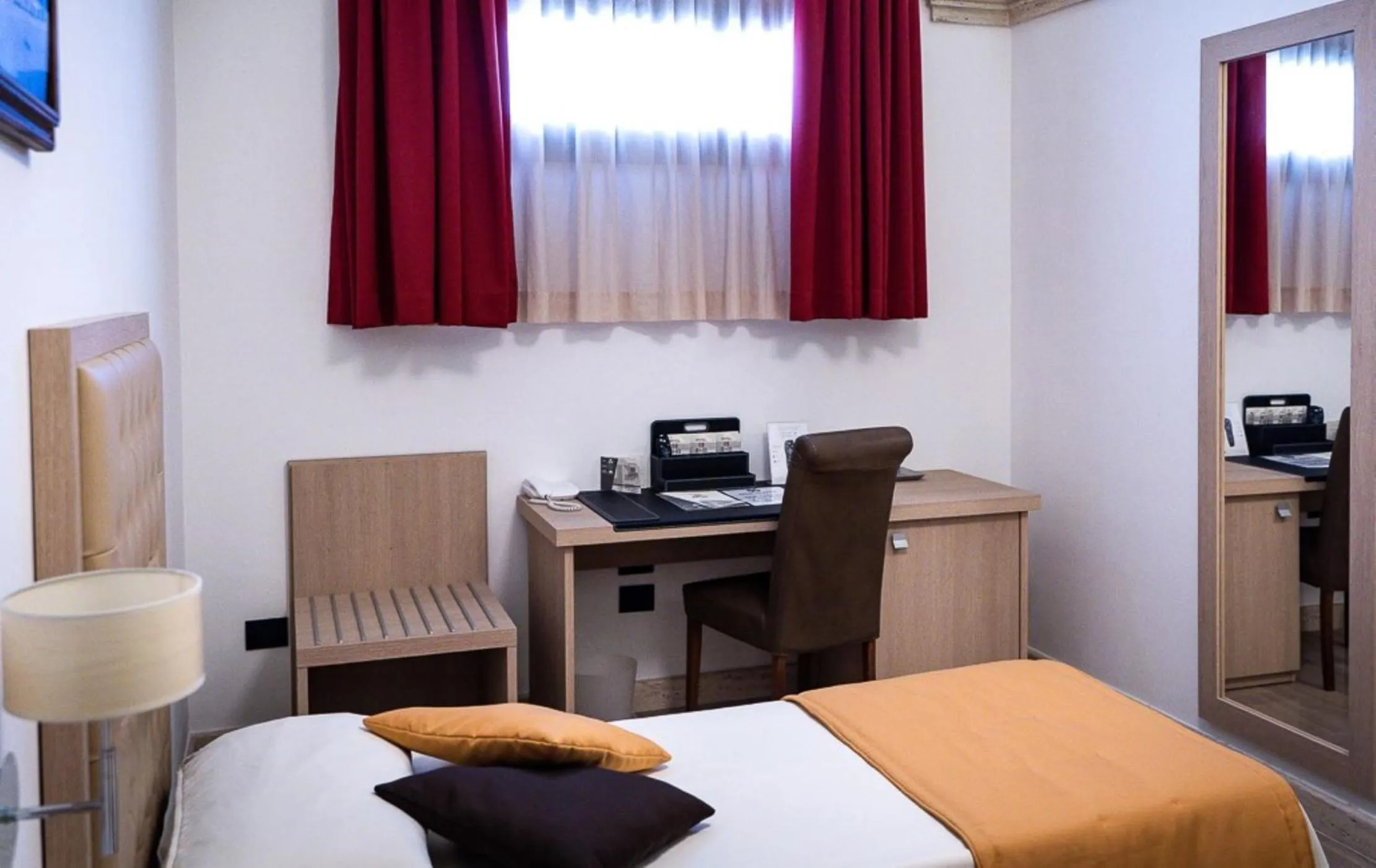 Comfort Triple Room in BHB Hotel