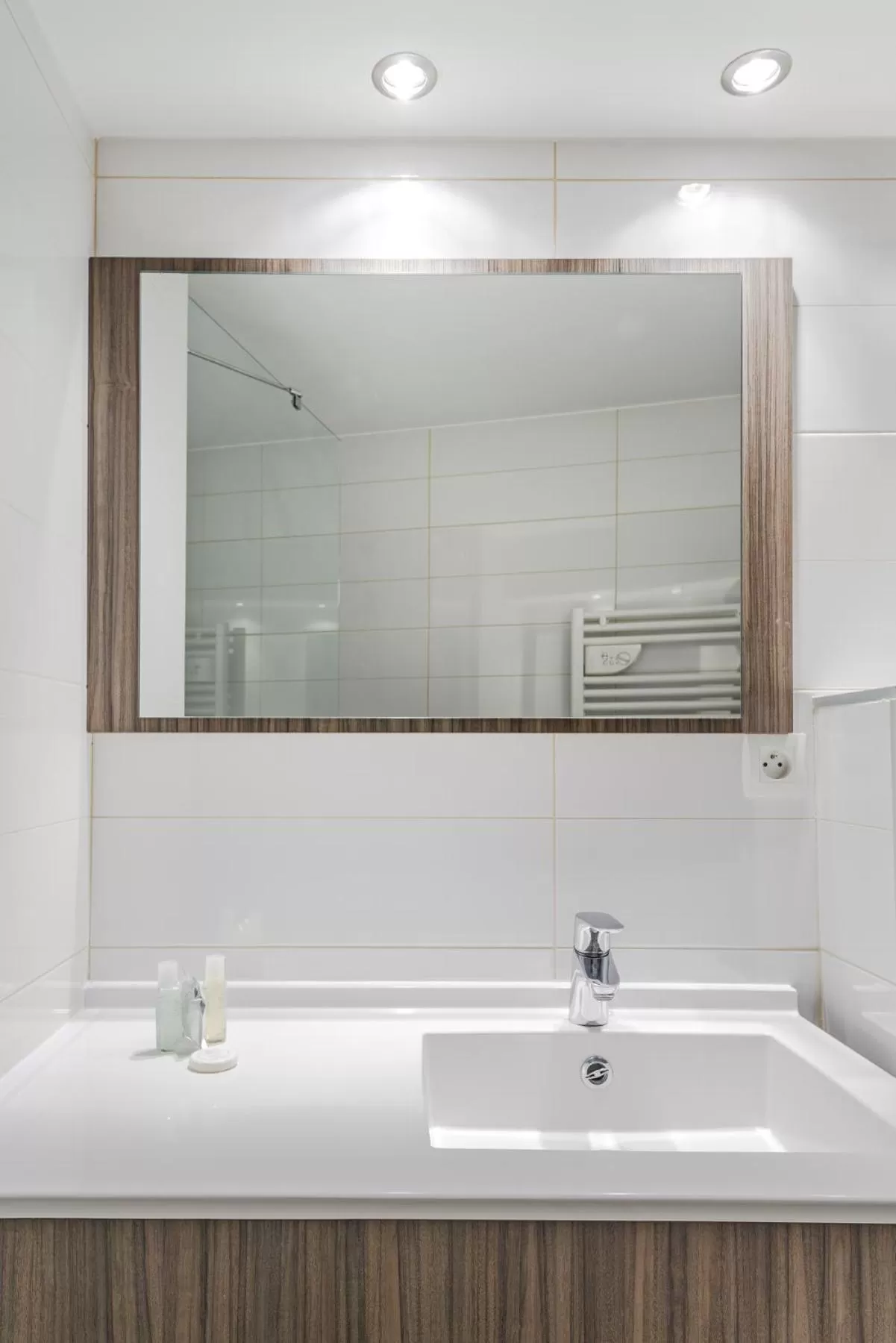 Twin Room in The Originals Residence Appart Hôtel Hévéa Valence