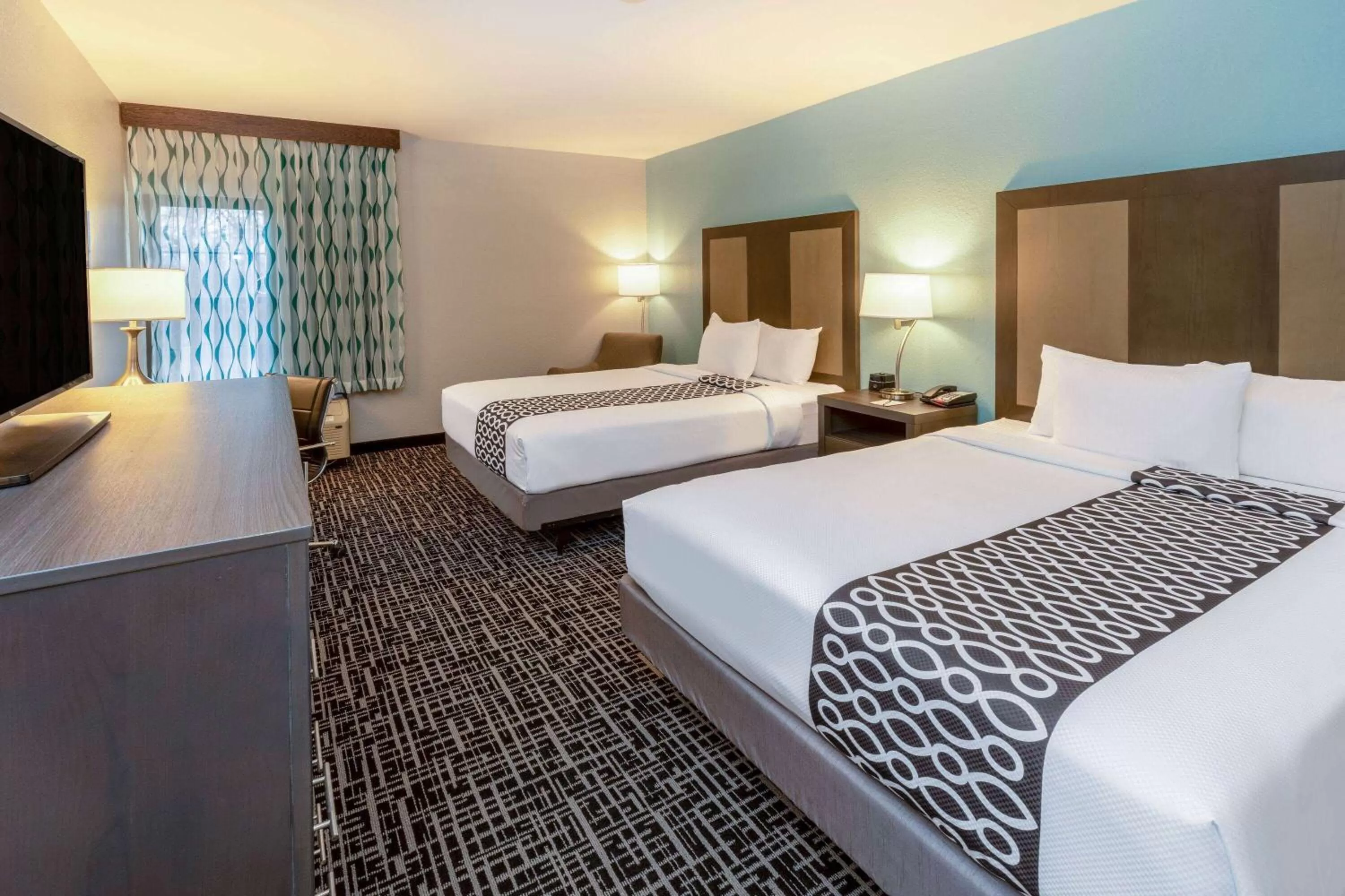 2 Queen Beds, Mobility Accessible Room, Bathtub w/ Grab Bars, Non-Smoking in La Quinta by Wyndham Jonesboro