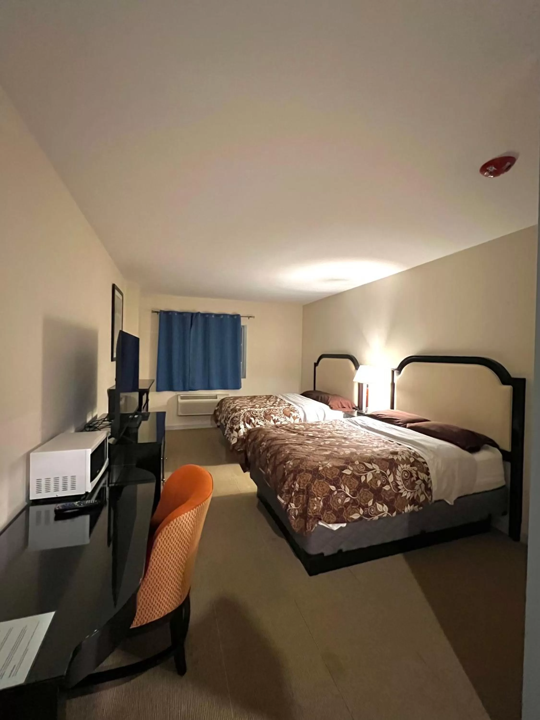 Queen Room in Big Bird Inn Wawa, SureStay Collection by Best Western