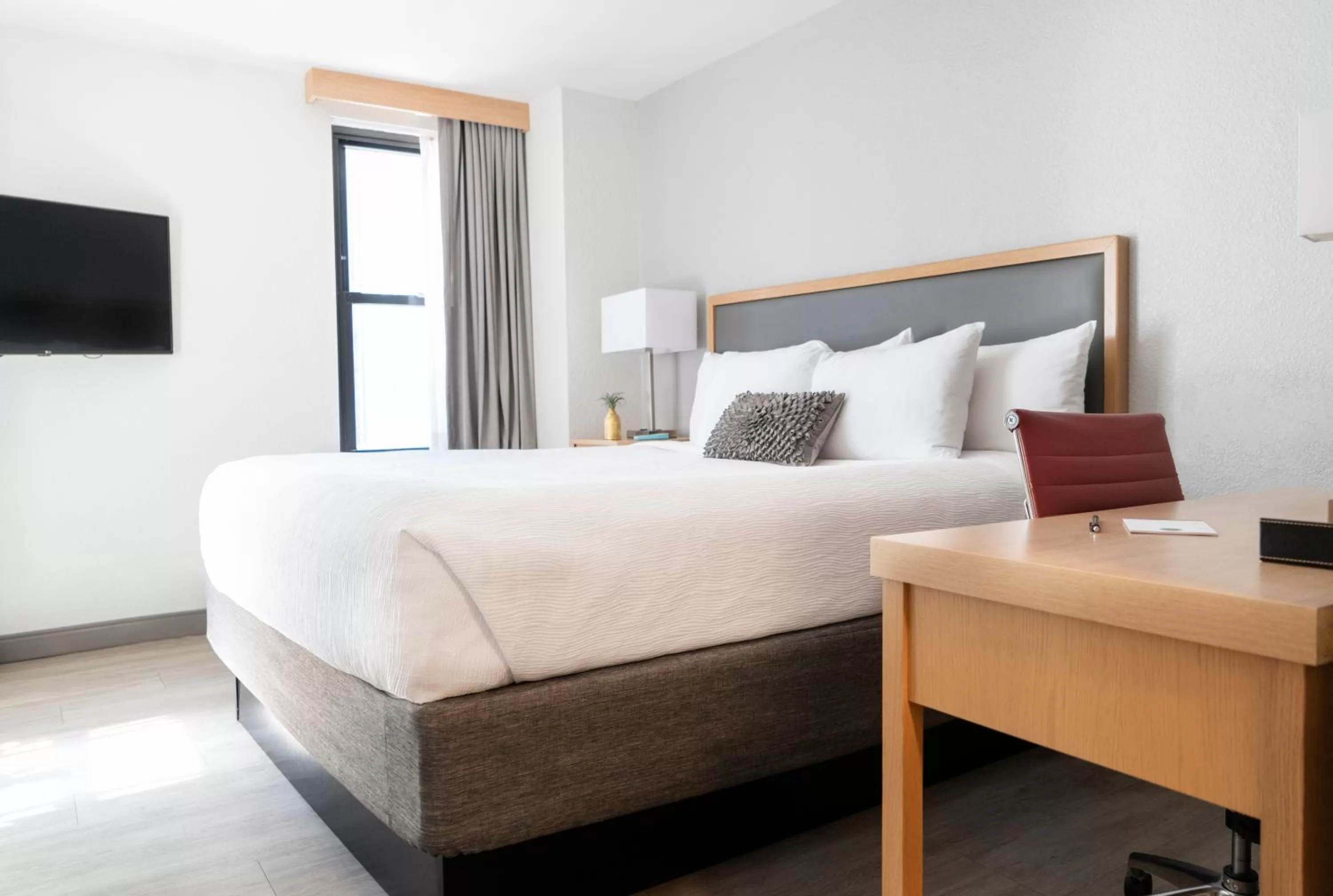 Standard King Room in Hotel Saint Clair - Magnificent Mile