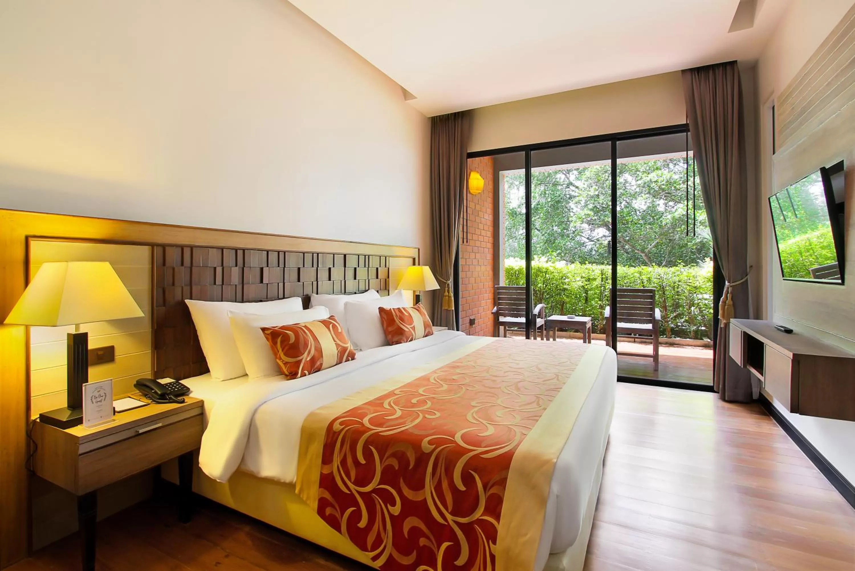 Premiere Room in Rimnaam Klangchan Hotel - SHA Plus