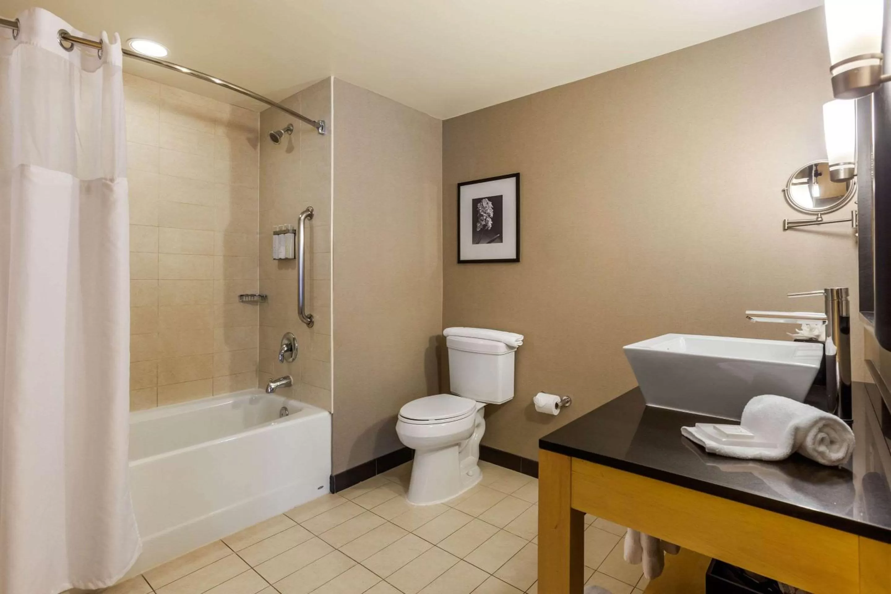 King Suite - Accessible/Non-Smoking in Cambria Hotel Ft Collins