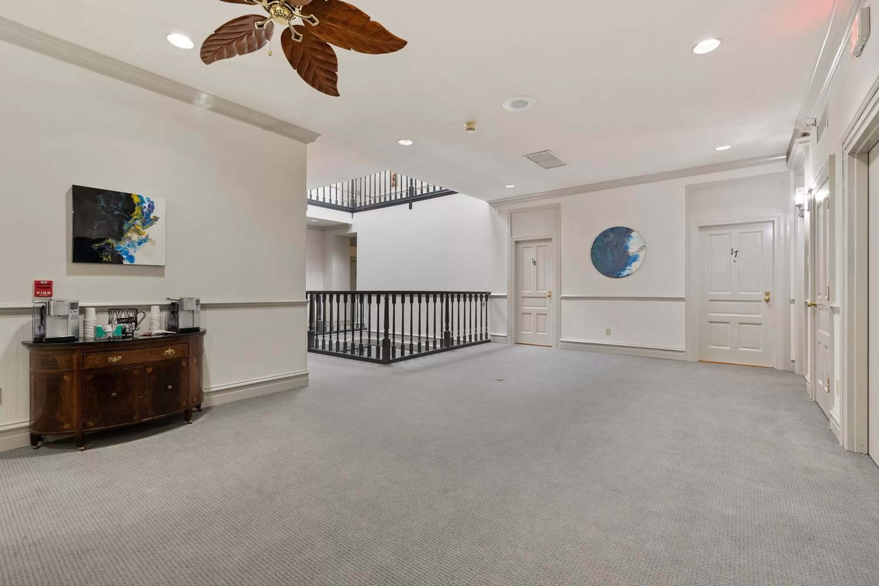 Standard King Room in The Audubon Inn LLC