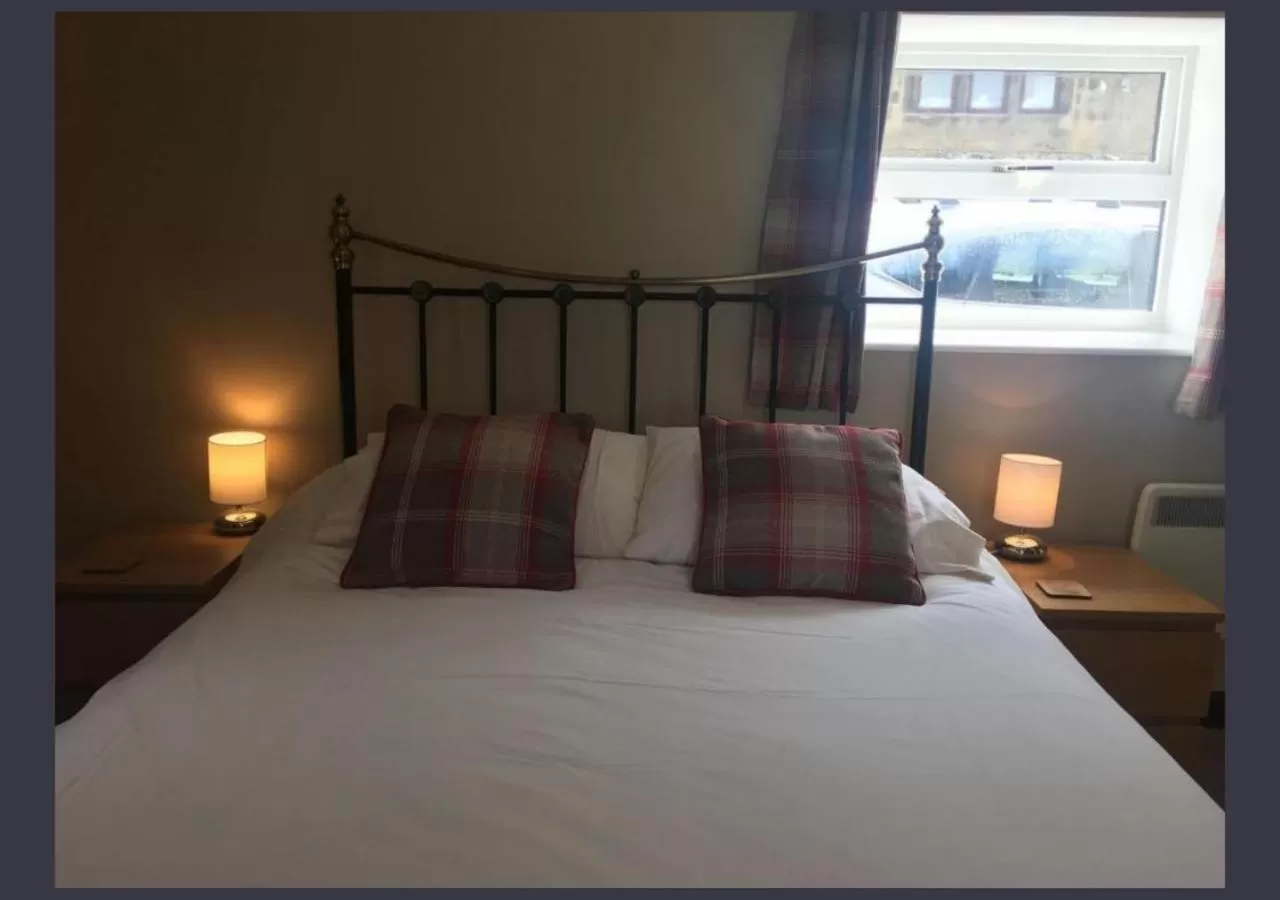 Double Room with Private Bathroom in Chevin End Guest House