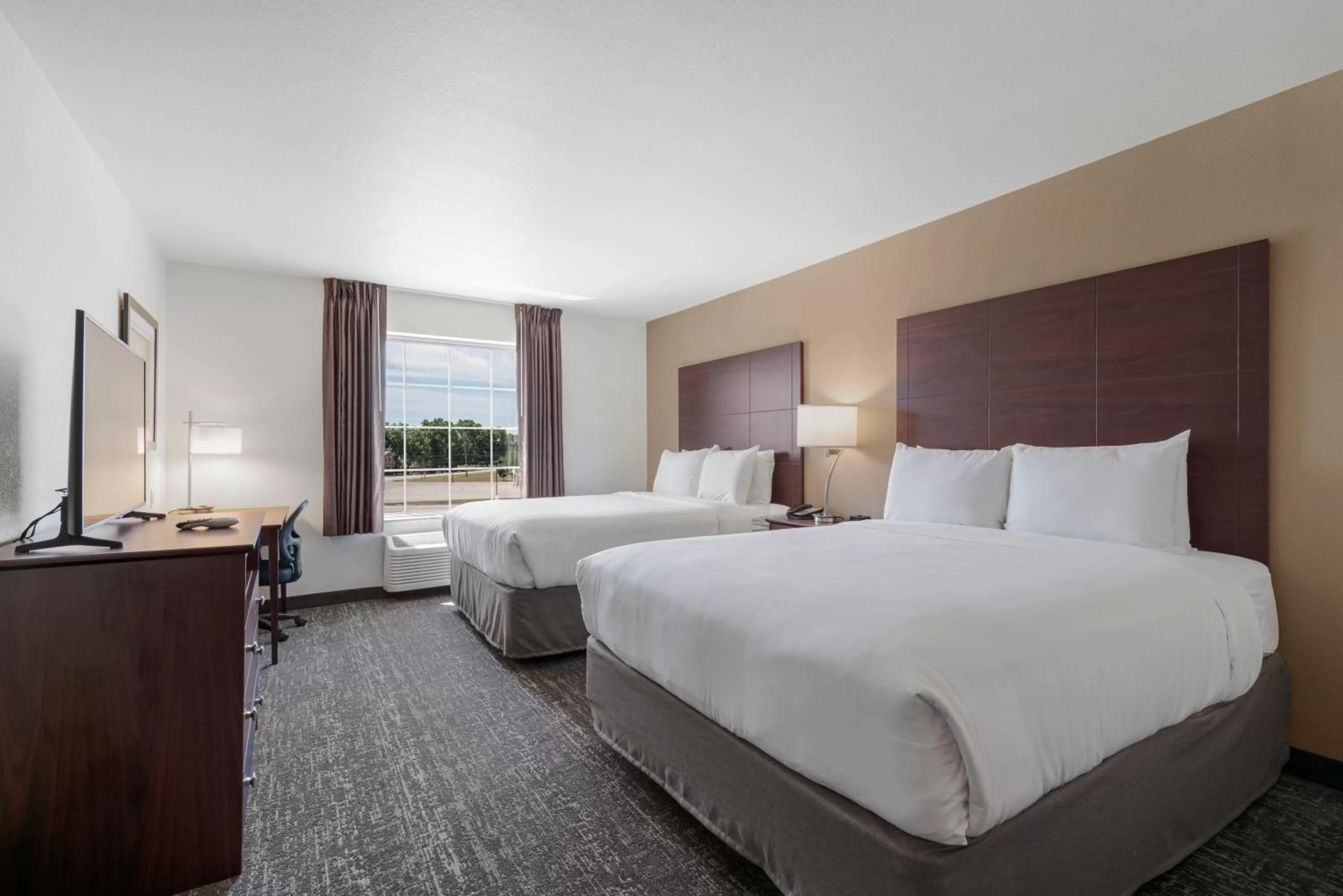 Queen Room - Disability Access in Cobblestone Hotel & Suites - Urbana