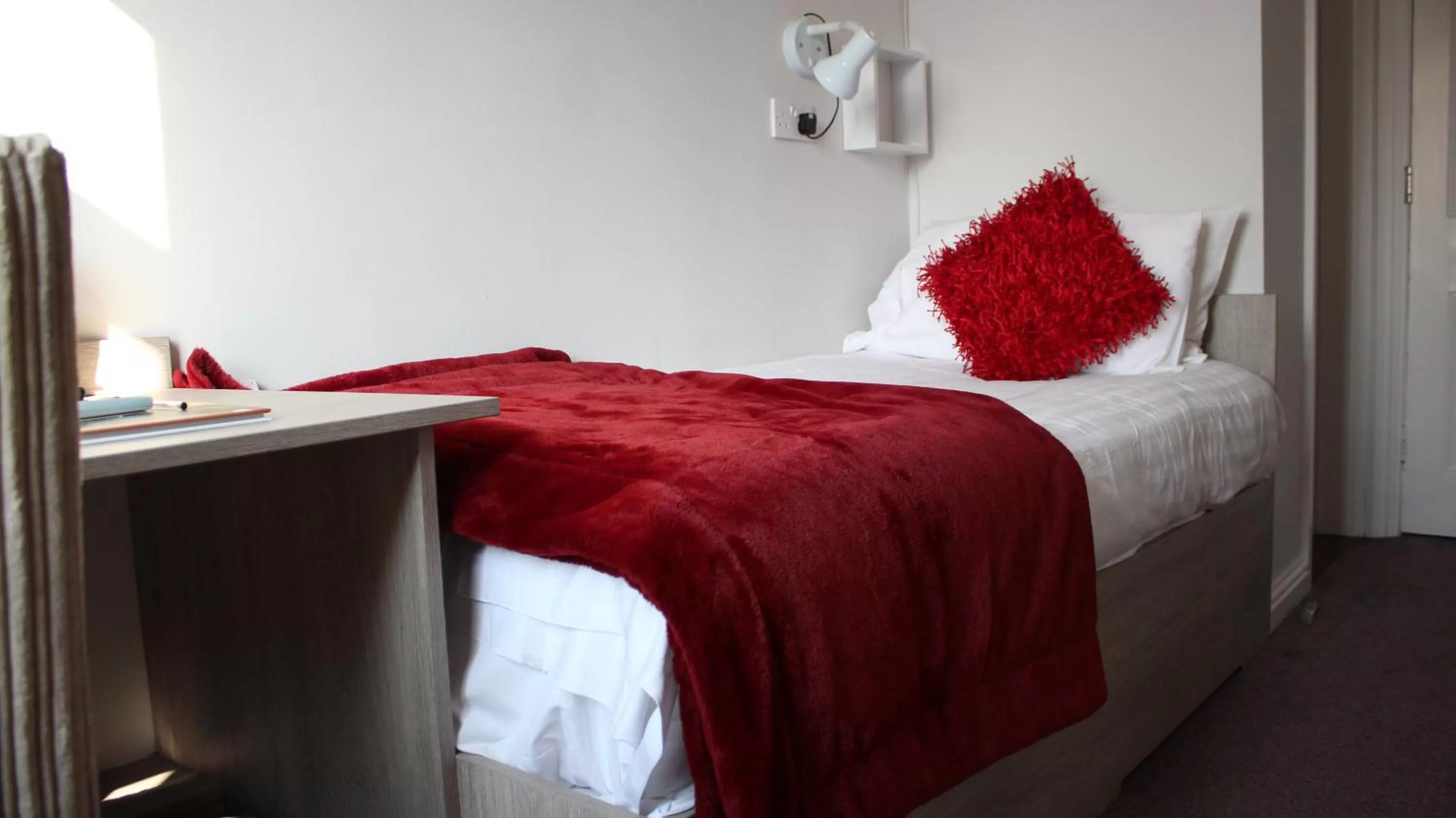 Budget Single Room in The Whittington and Cat