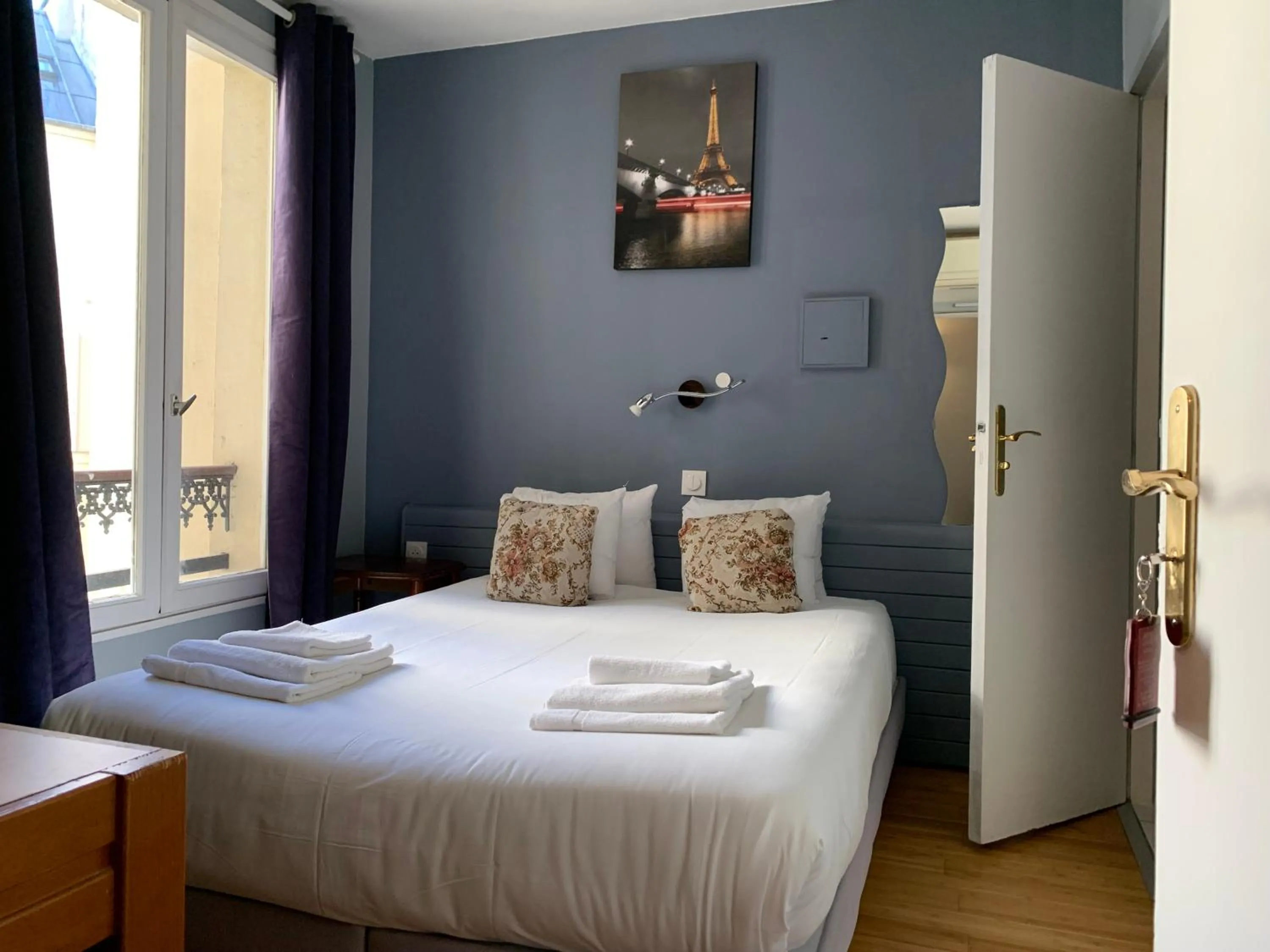 Single Room in Hôtel Apollo Opéra