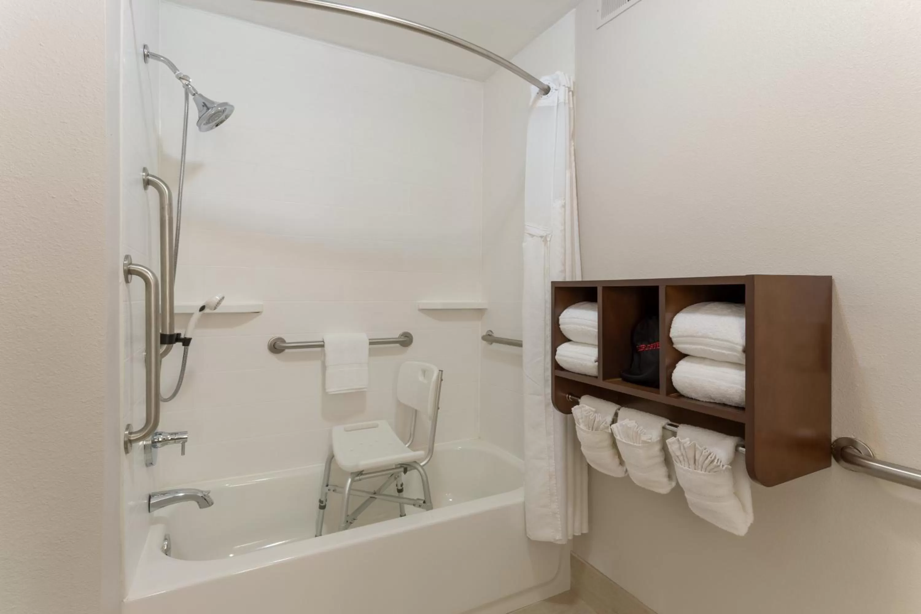 Standard Queen Room with Two Queen Beds - Communications Accessible in Holiday Inn Express Scottsburg by IHG