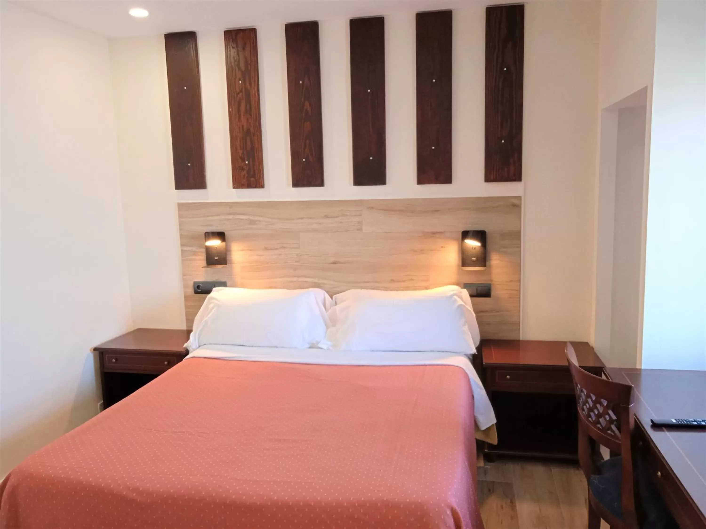 Basic Double Room - 1 or 2 beds.  in Hotel 153