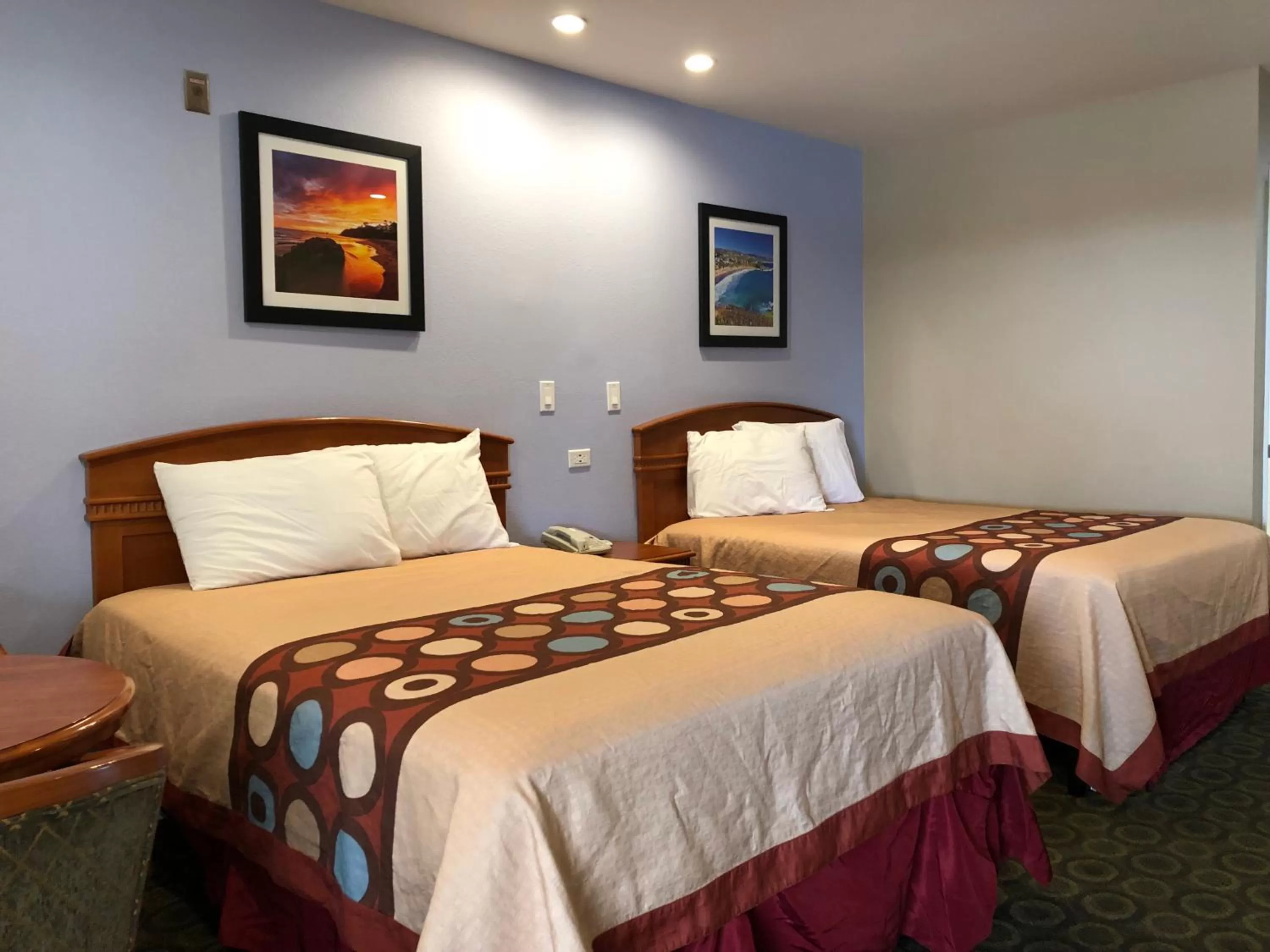 Standard Room with Two Double Beds in Orange Tustin Inn in Orange
