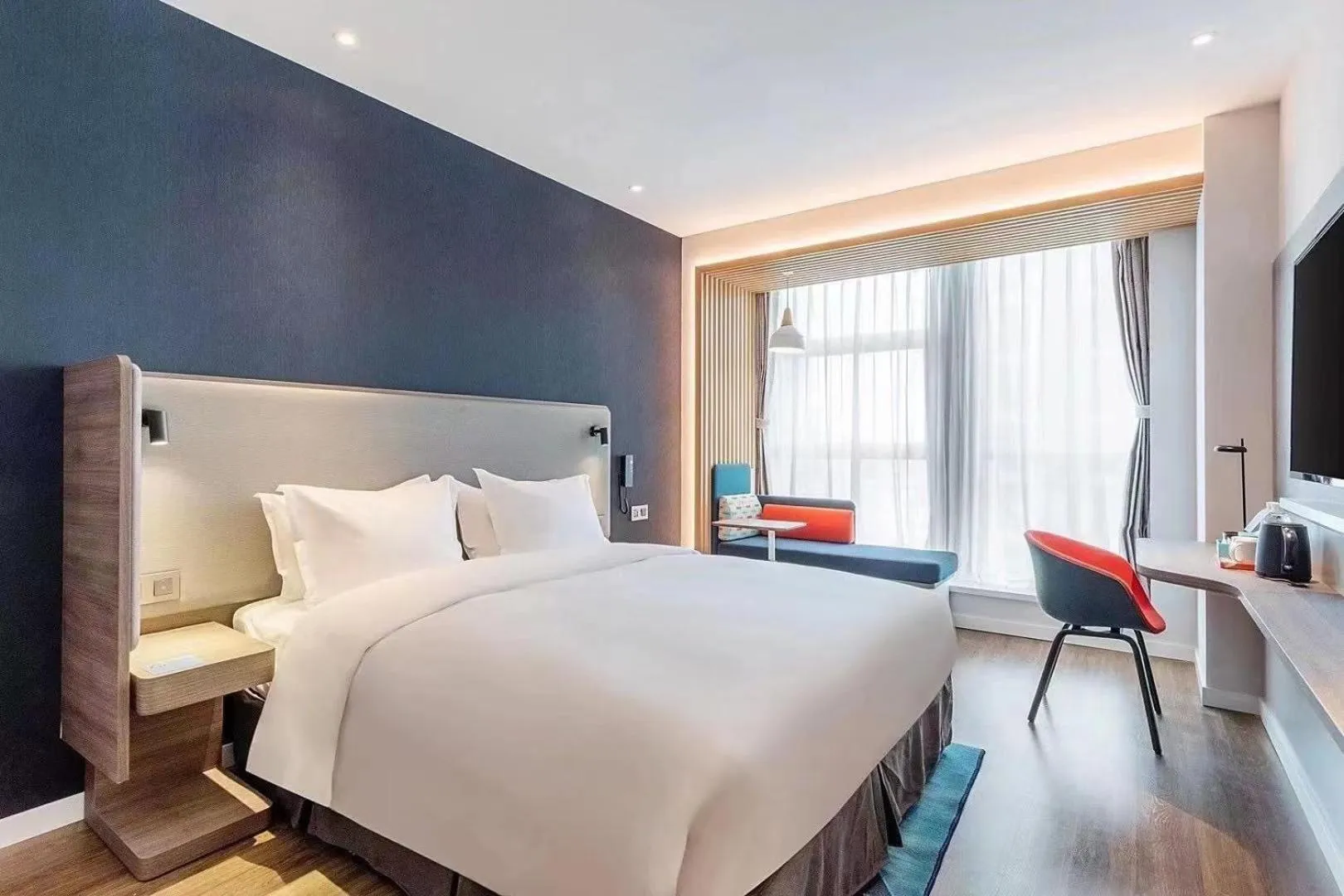 Standard King Room in Holiday Inn Express - Wuhan Optical Valley by IHG