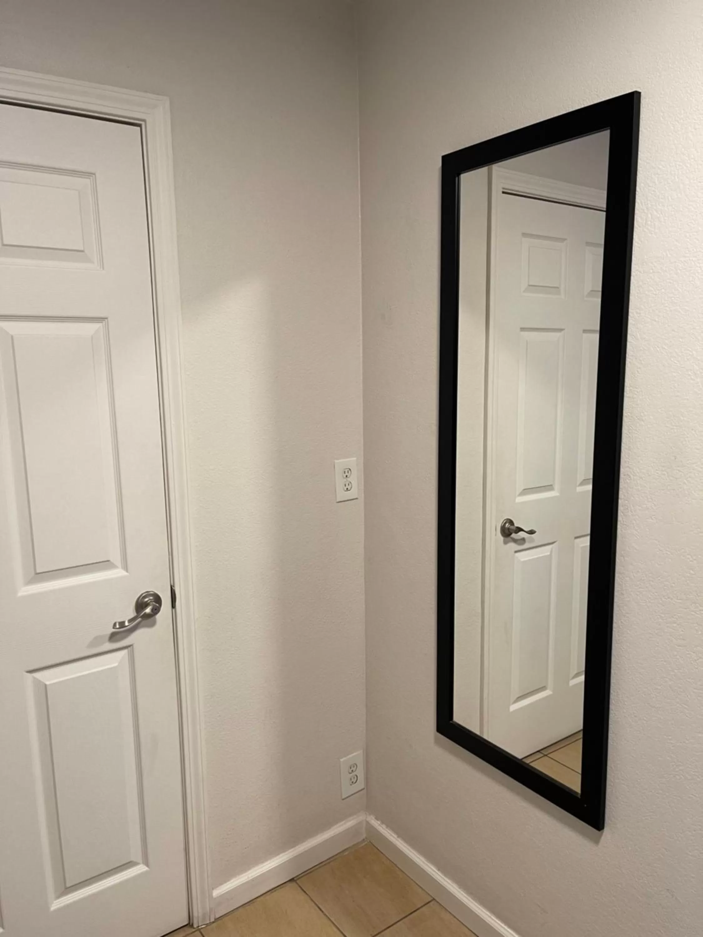 Double Room - Disability Access in The Historic Brookdale Lodge, Santa Cruz Mountains