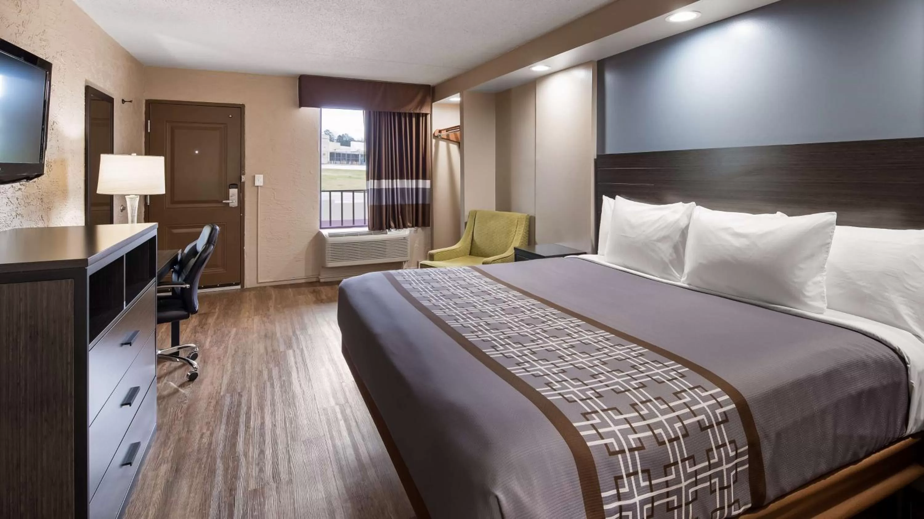 King Room - Pet Friendly/Non-Smoking in SureStay Hotel by Best Western Jasper