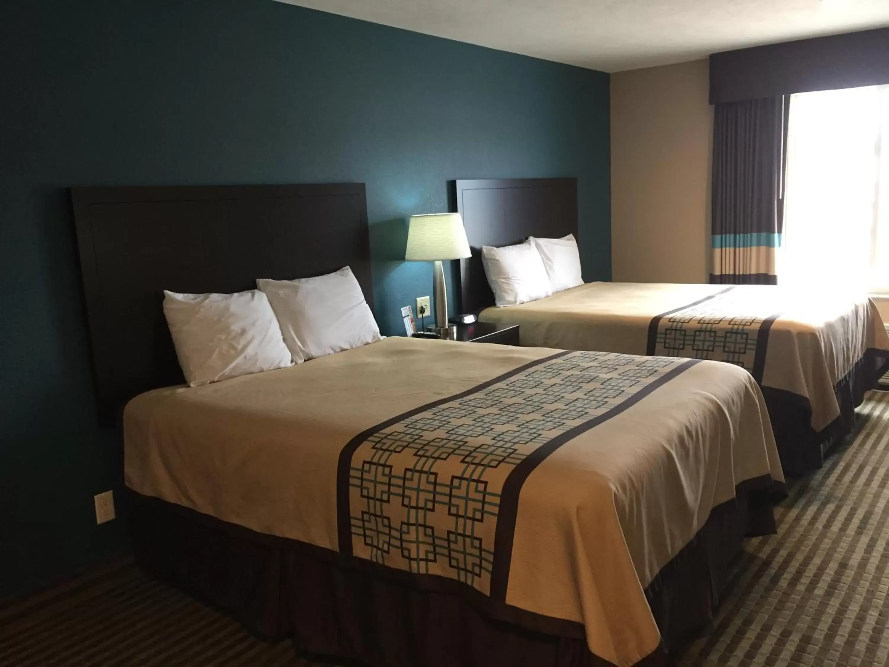 Victorian Inn Victorian Inn