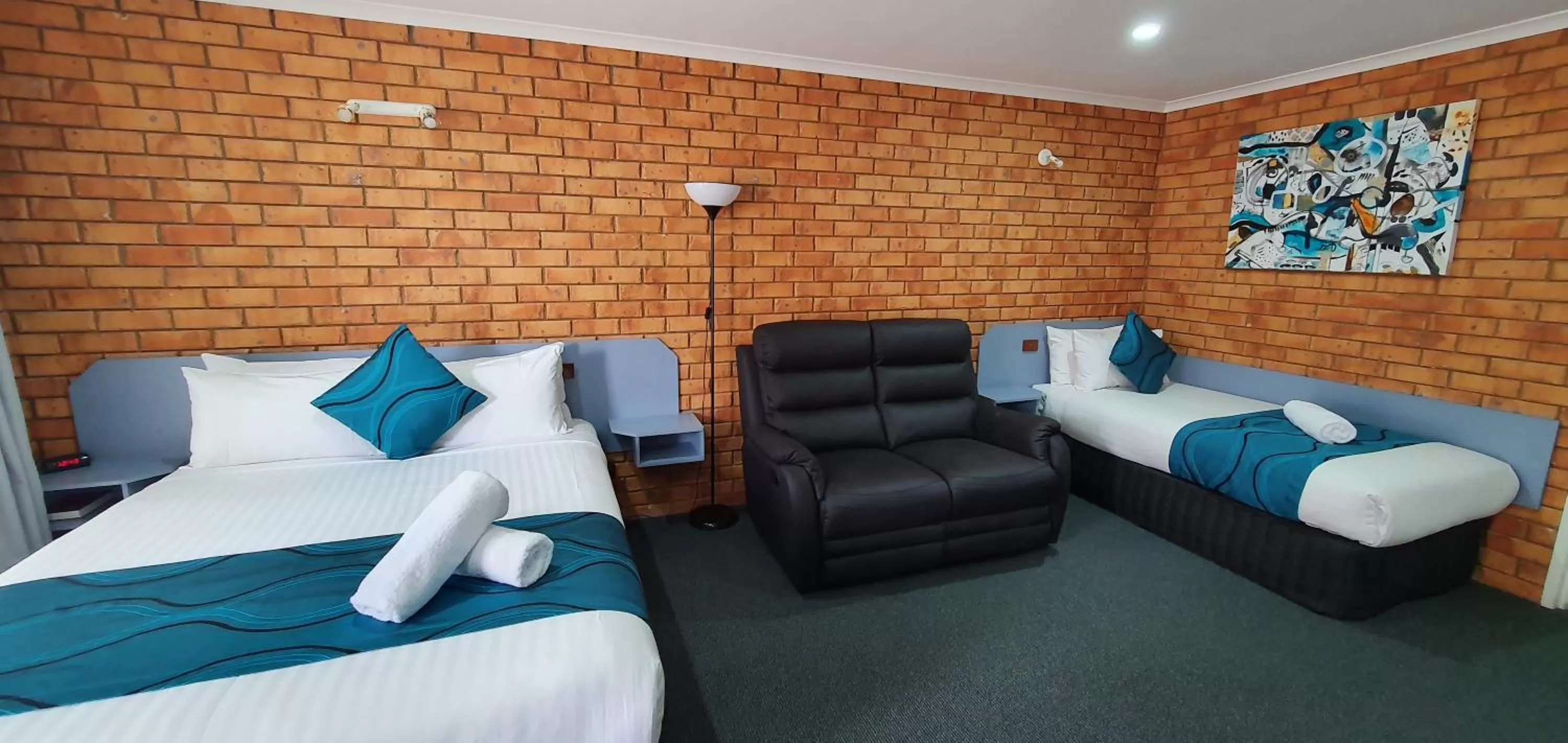 Deluxe Twin Room in Centrepoint Motel Deniliquin