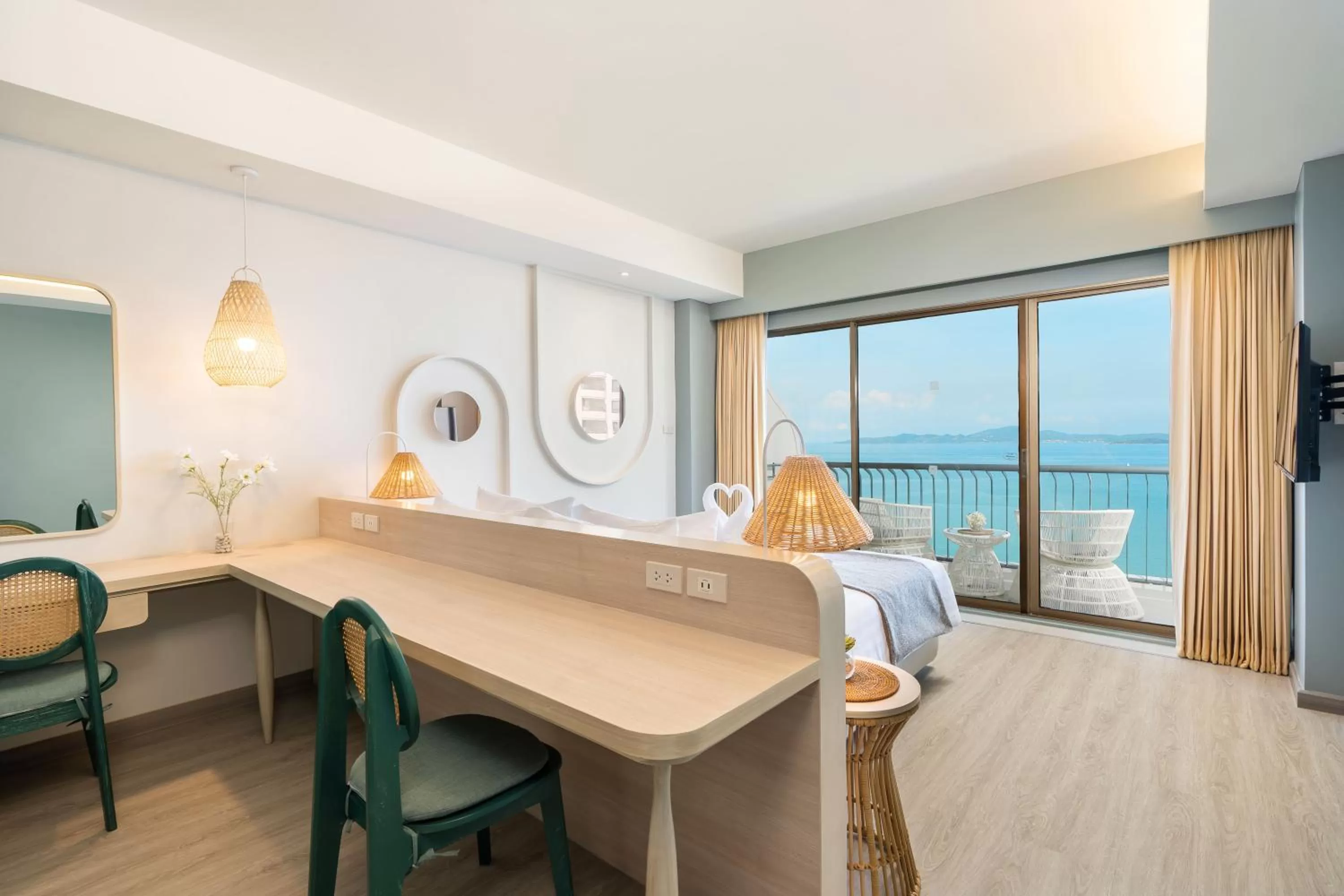 Premium Ocean Facing in Cosy Beach Hotel - SHA Extra Plus