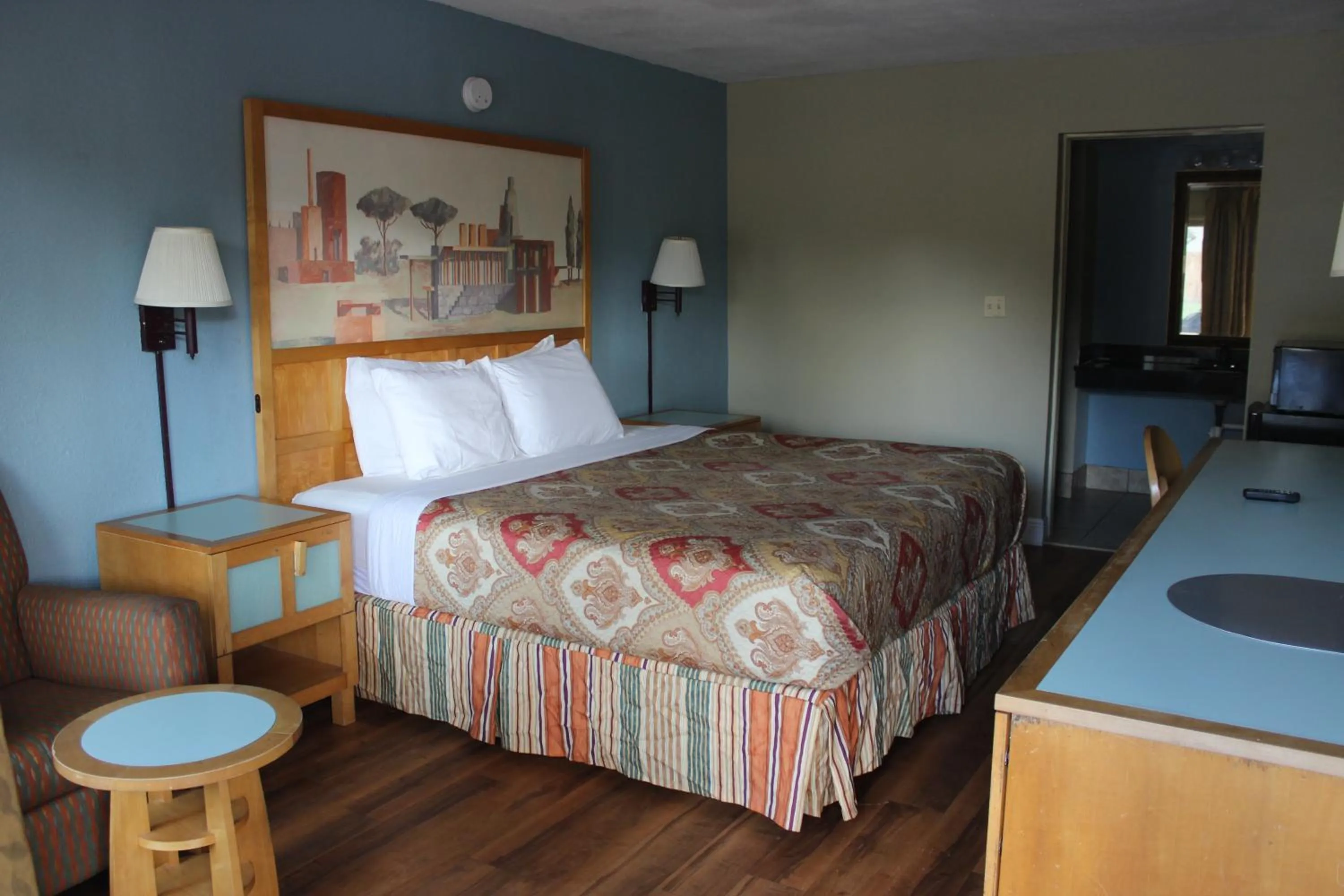 King Room - Non-Smoking in Tampa Inn Near Busch Gardens