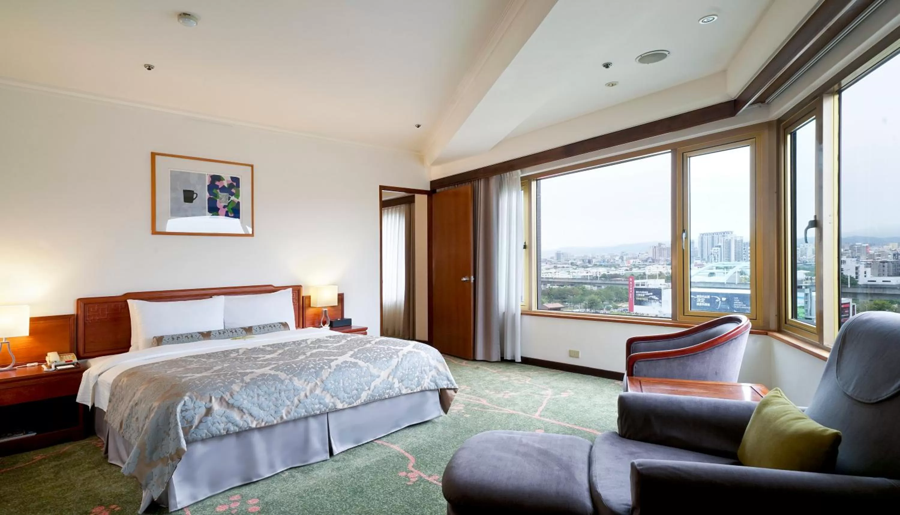 Deluxe Suite in The Howard Prince Hotel Taichung