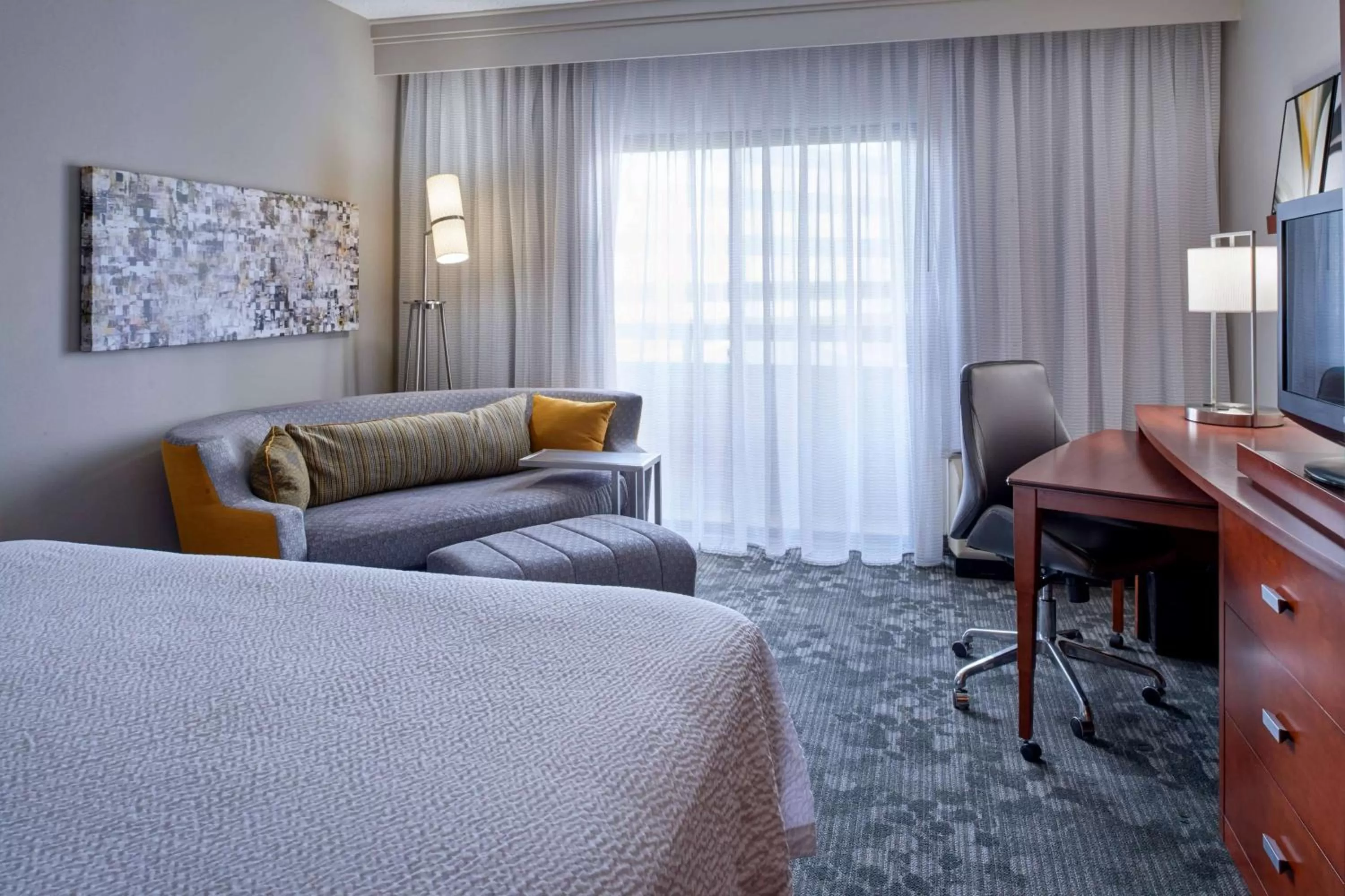 Mobility Accessible Guestroom King Roll-In Shower in Sonesta Select Indianapolis Carmel