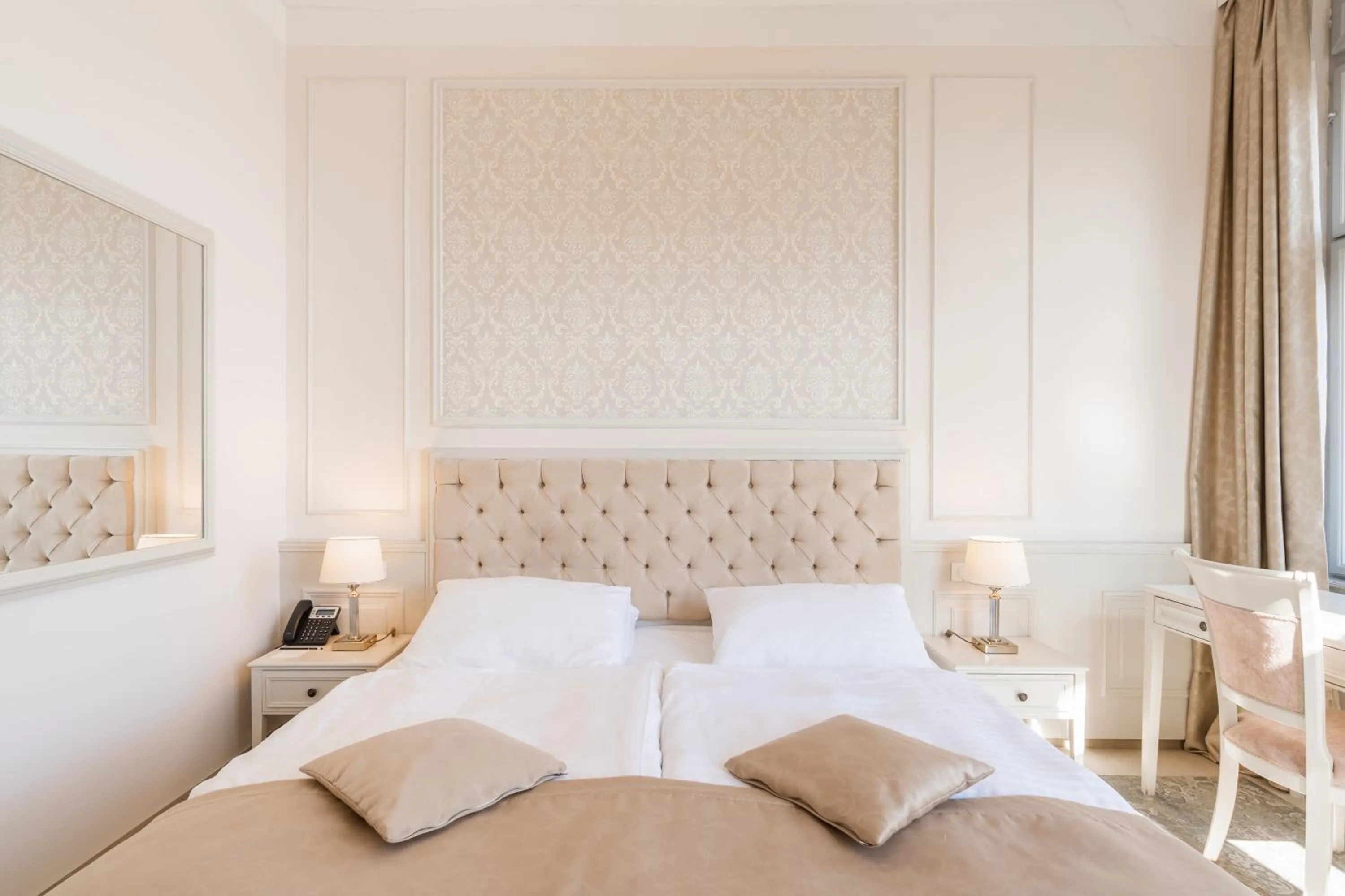 Superior Double Room with Sofa Bed and Balcony in Hotel Bellevue - by Liburnia Hotels & Villas