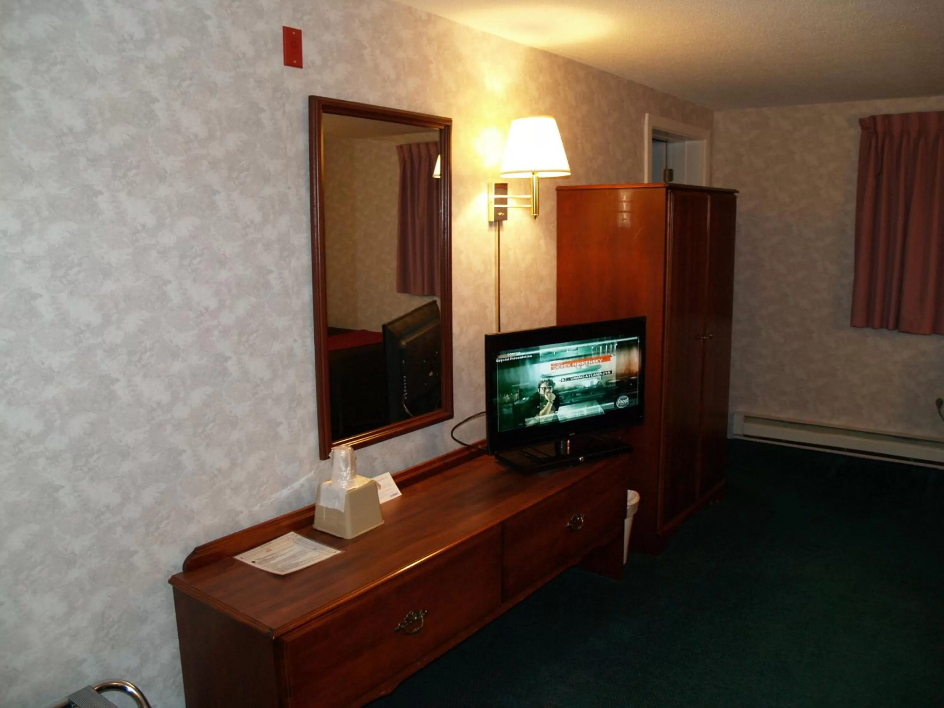 Deluxe Suite in Bangor Inn & Suites
