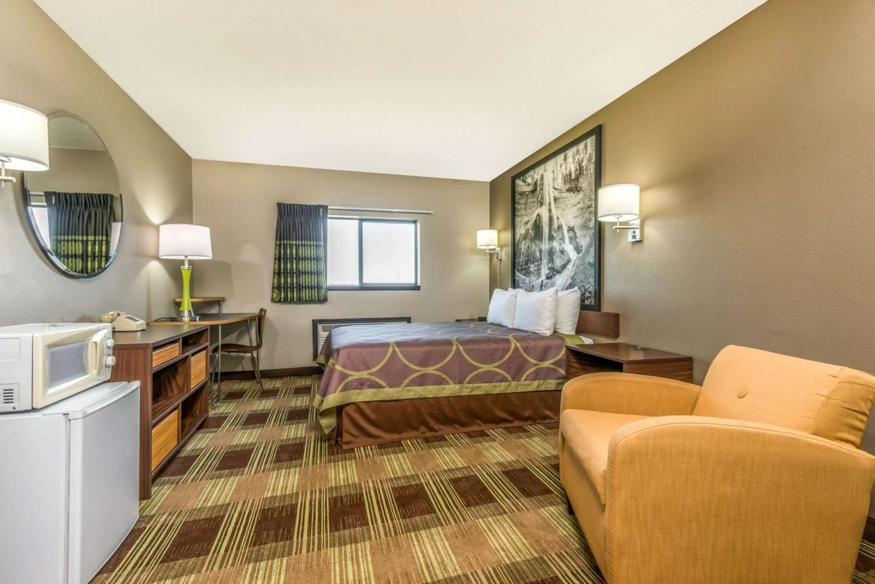 King Studio Suite - Non-Smoking in Super 8 by Wyndham Kimball