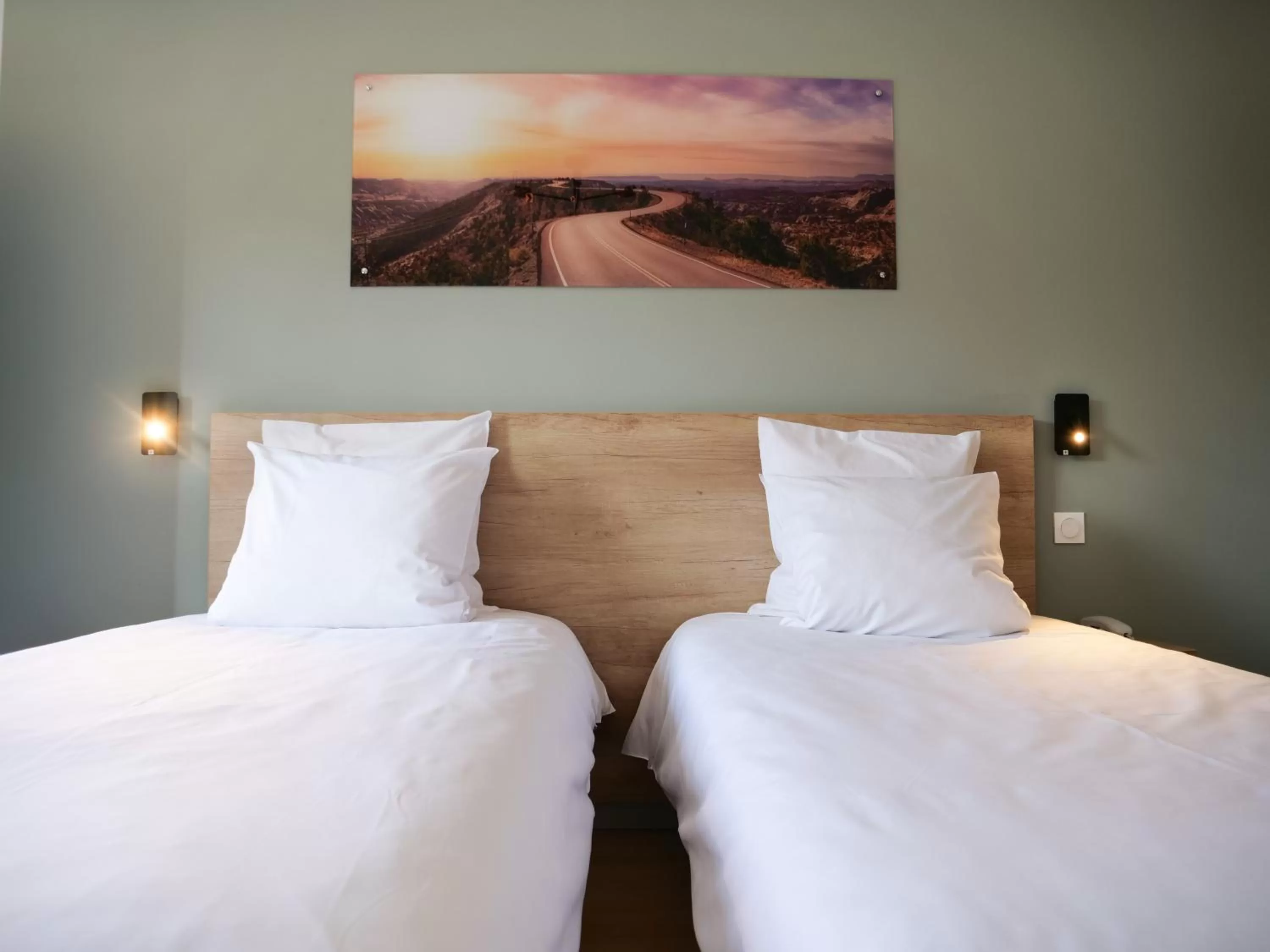 Double Room in Motel 991