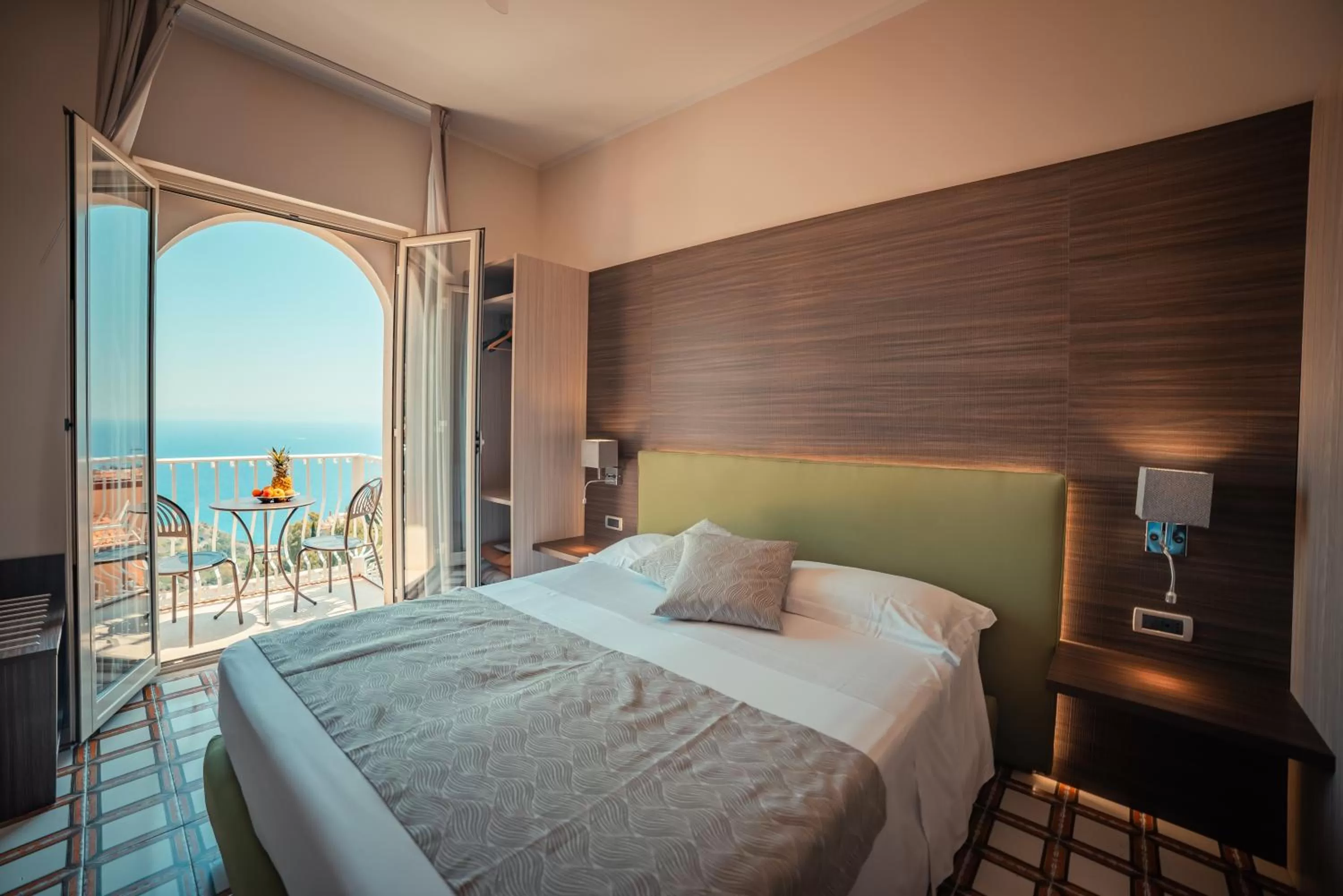 Deluxe Double Room with Balcony and Sea View in Splendid Hotel Taormina
