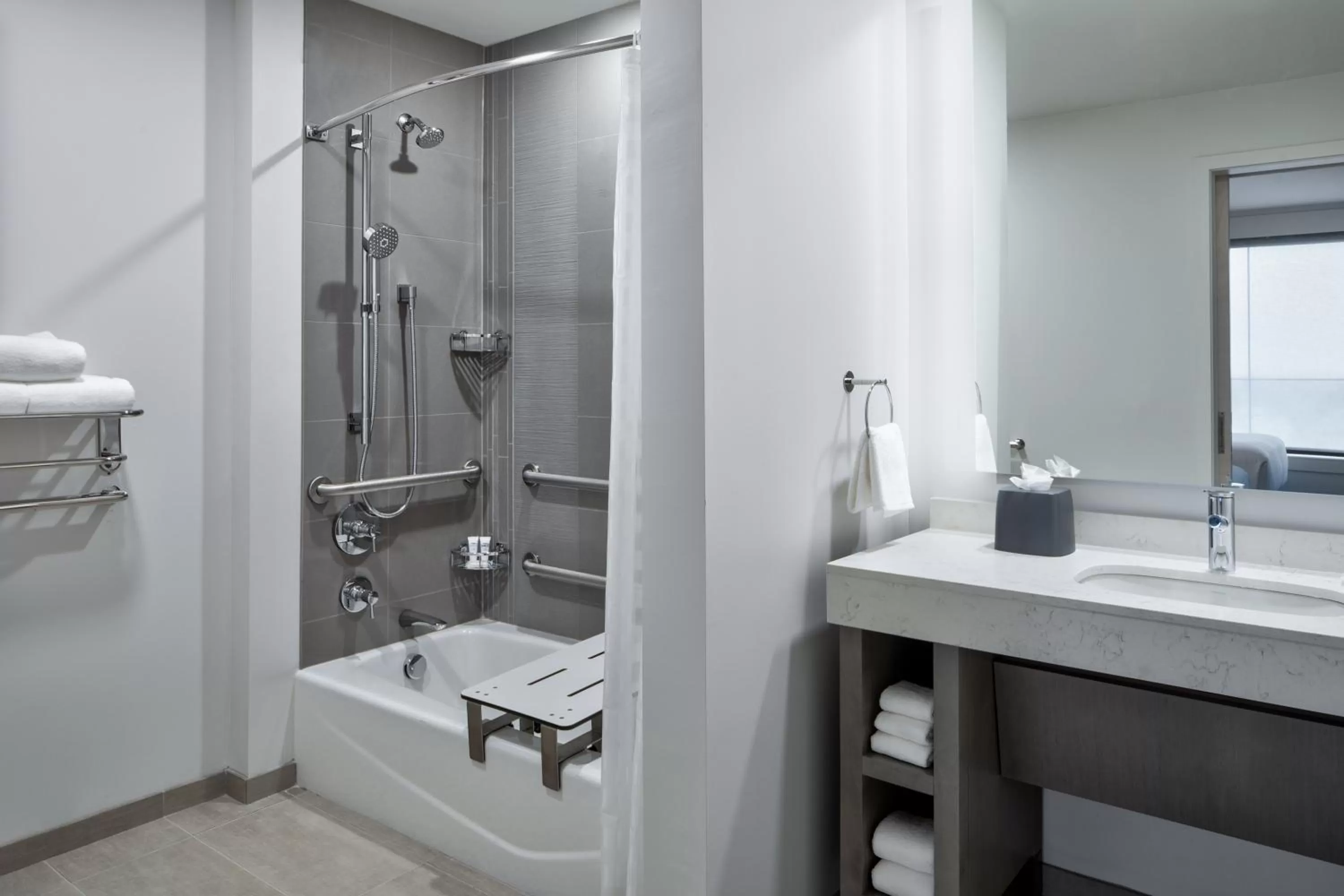 One-Bedroom King Suite with Sofa Bed, Kitchen and Tub - Disability Access in Hyatt House Denver Aurora