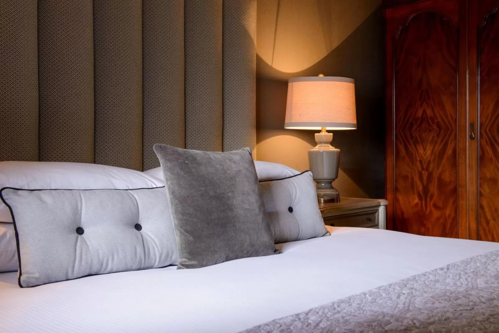 Cozy Double Room in The Victoria